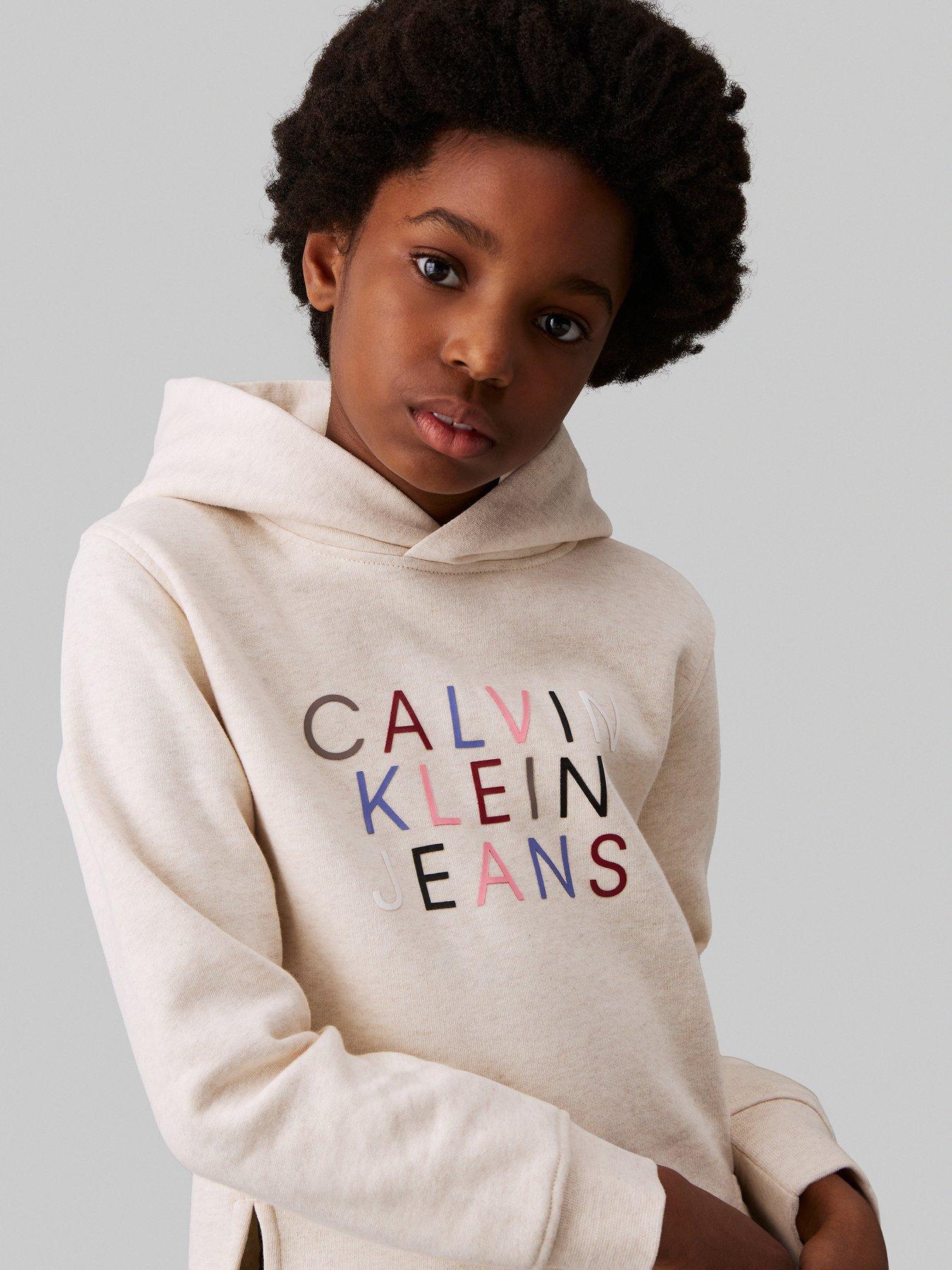 calvin-klein-jeans-girls-colour-logo-fleece-hoodie-creamoutfit