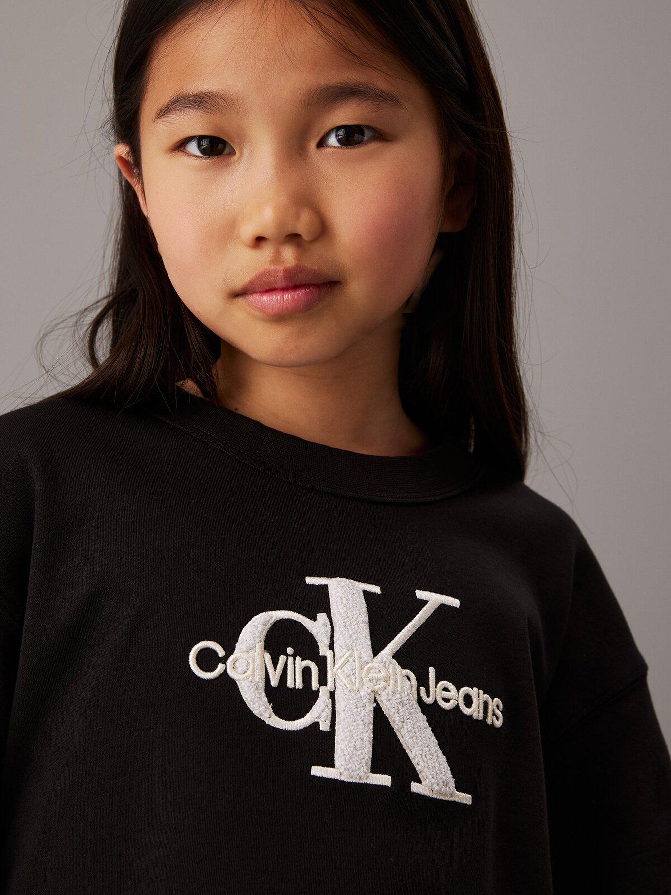 calvin-klein-jeans-girls-teddy-monologo-short-sleeve-t-shirt-blackoutfit