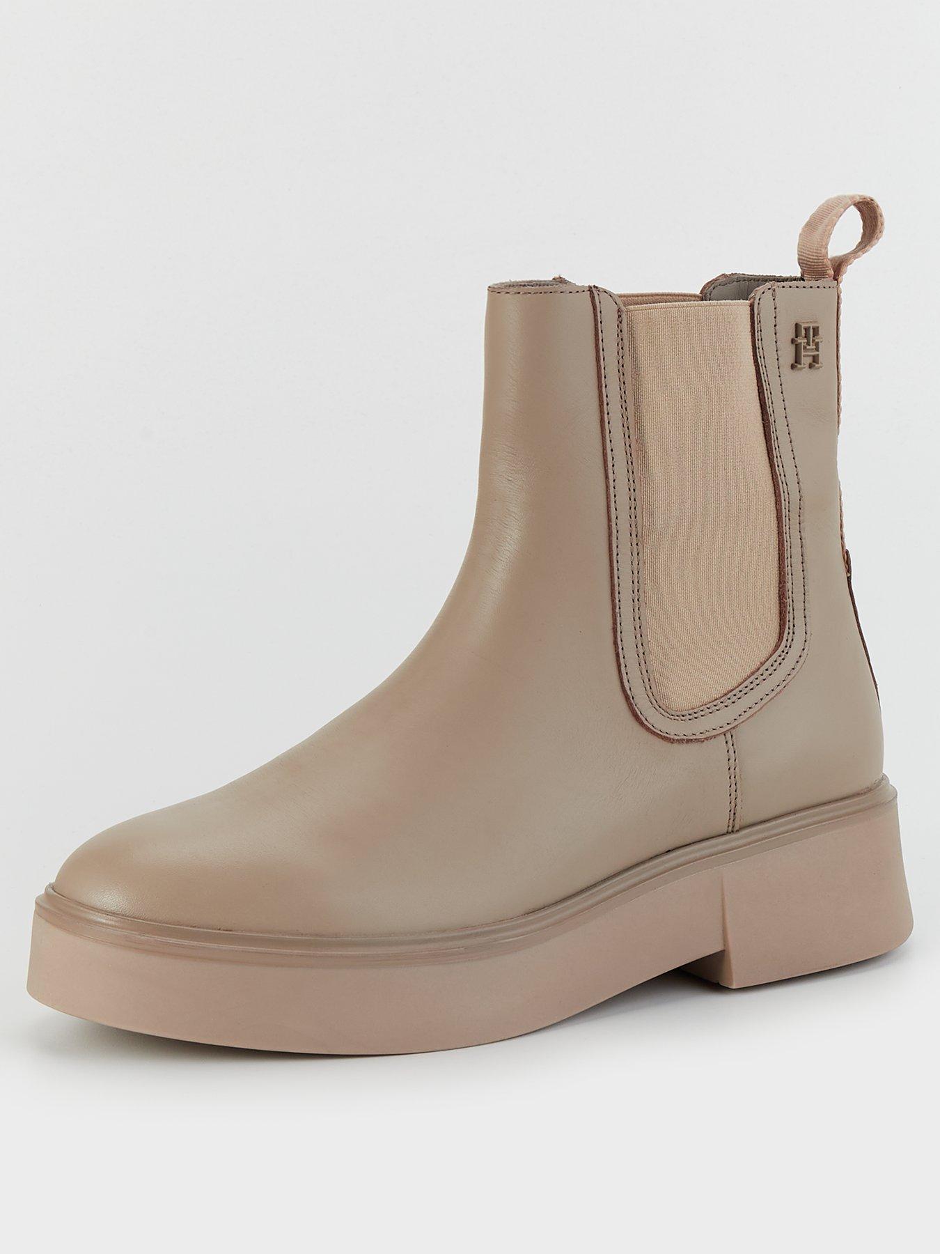 tommy-hilfiger-leather-ankle-chelsea-boots-beigestillFront