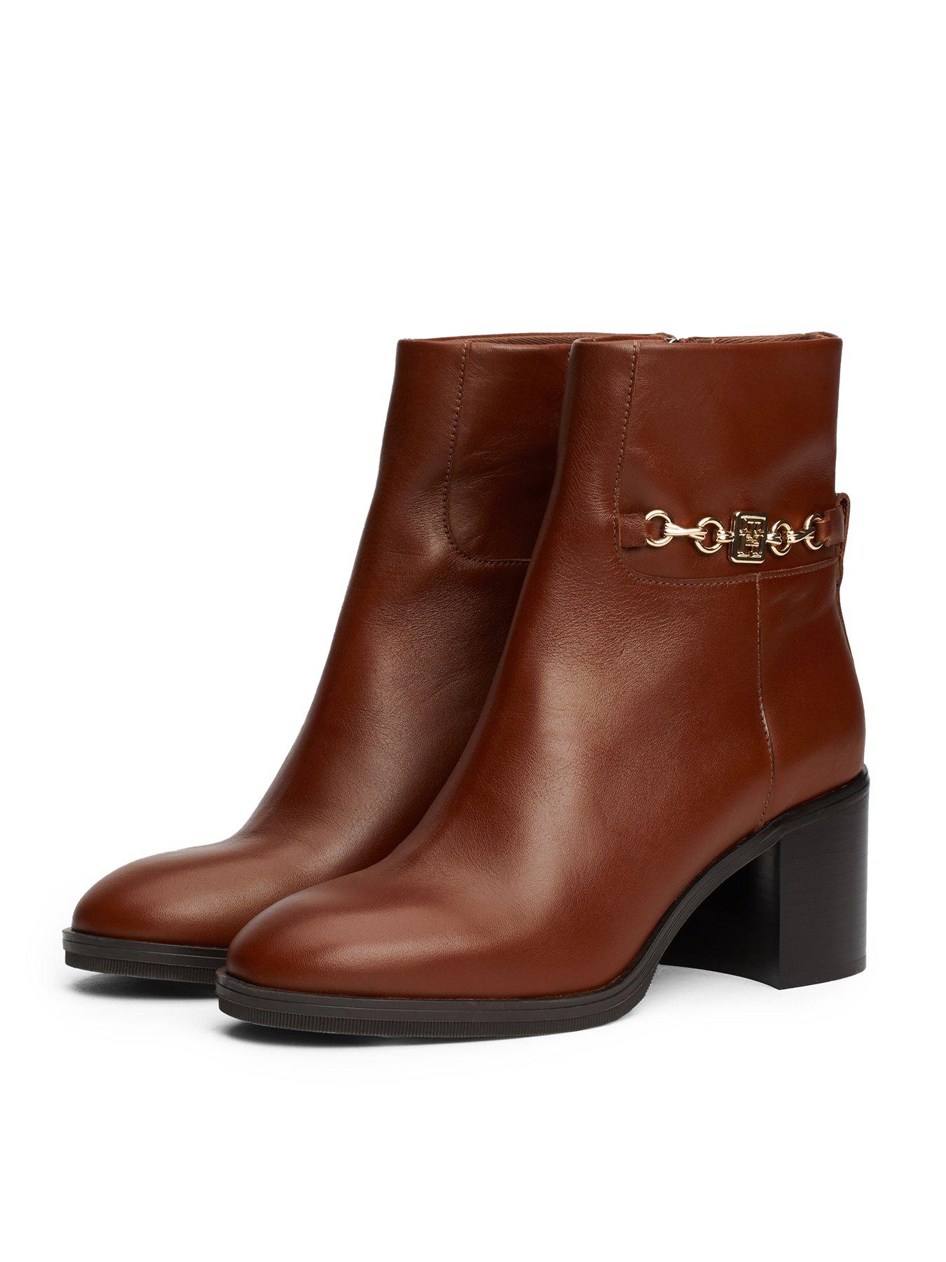 tommy-hilfiger-chain-detail-leather-ankle-boots-brownstillFront