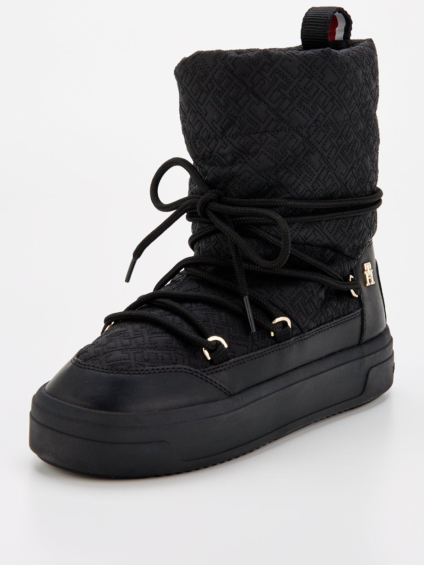 tommy-hilfiger-lace-up-monogram-snowboots-blackstillFront