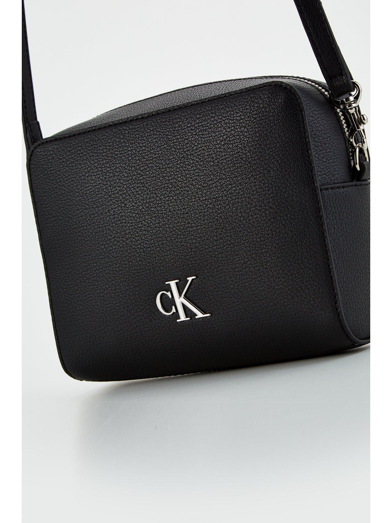 calvin-klein-jeans-monogram-camera-bag-blackoutfit