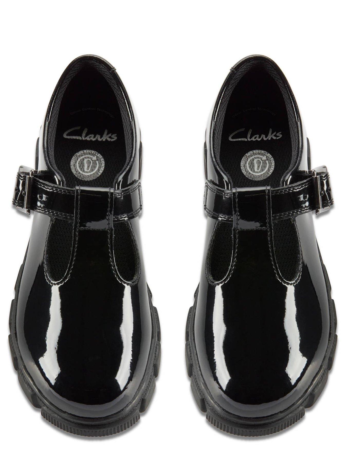 clarks-kids-evyn-bar-t-bar-patent-leather-school-shoeoutfit