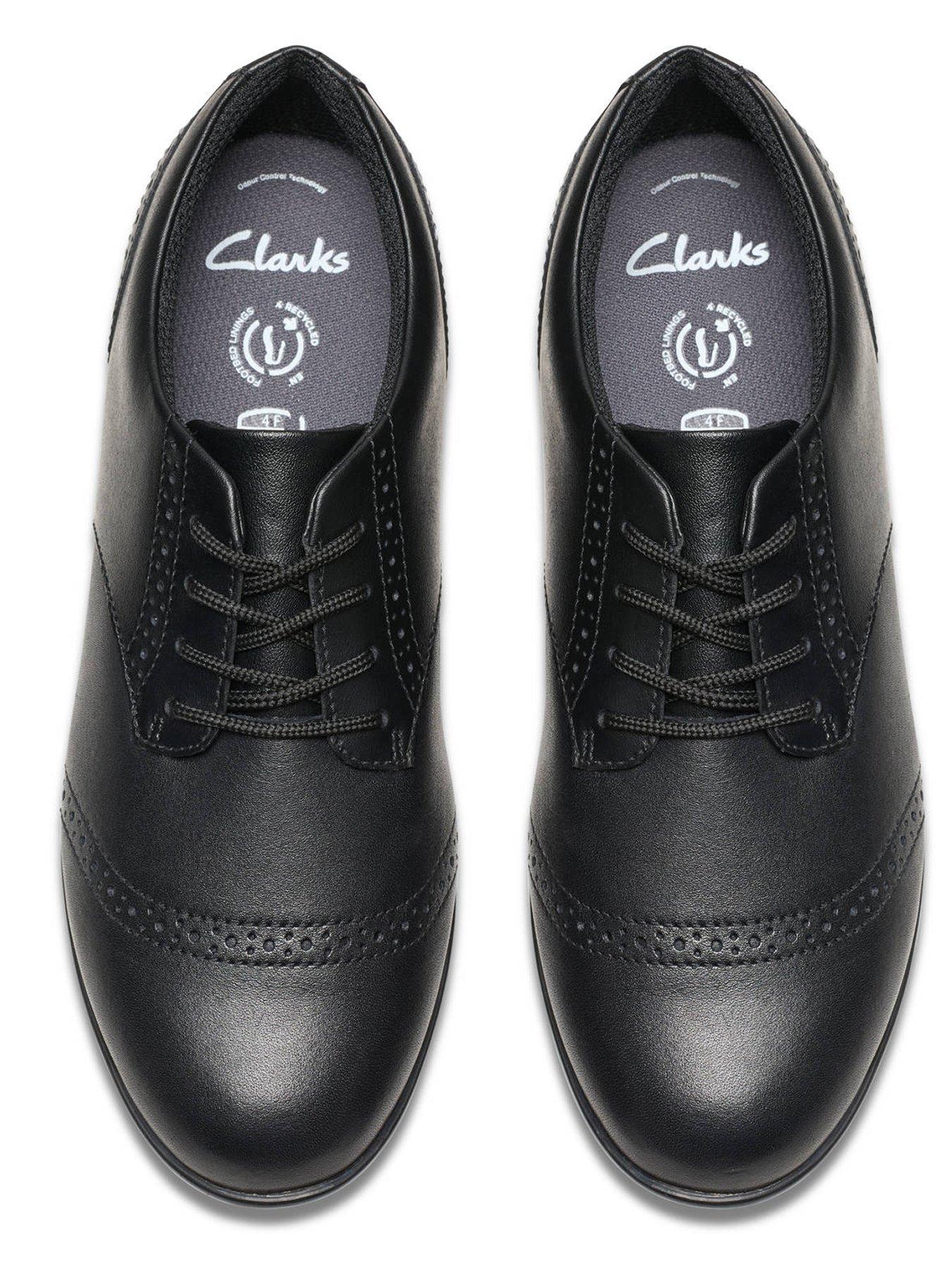 clarks-youth-finjabrogue-lace-leather-school-shoeoutfit