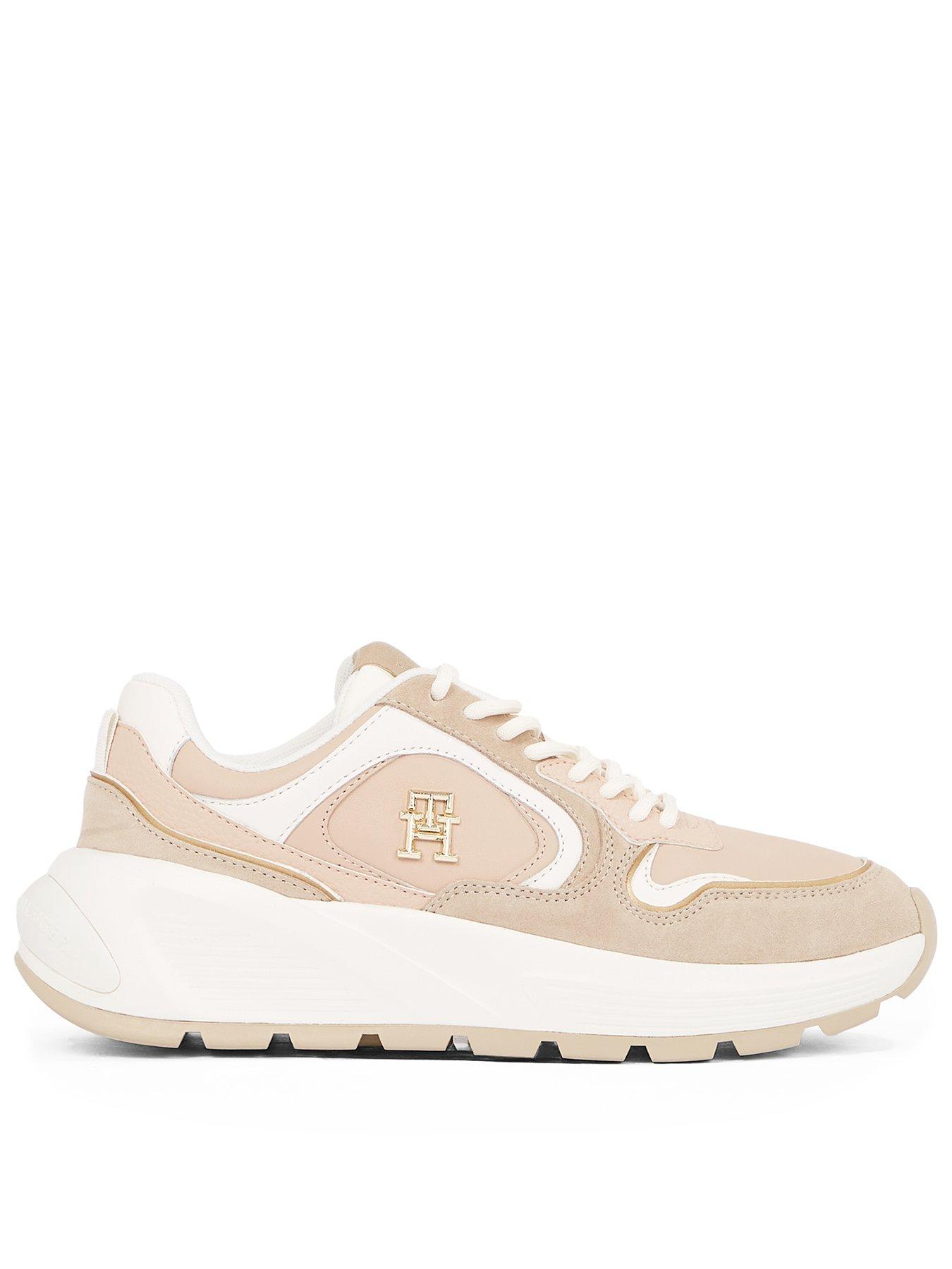 tommy-hilfiger-chunky-logo-trainers-cream