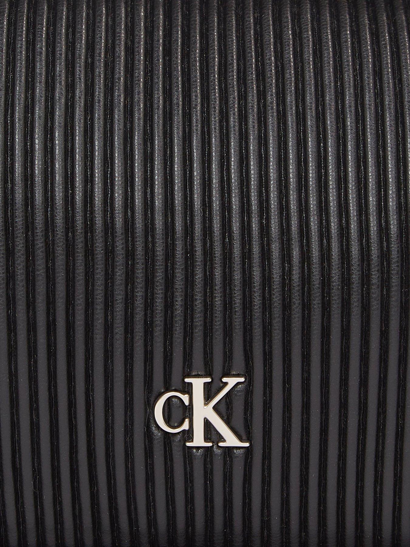 calvin-klein-jeans-rib-mini-crossbody-bag-blackdetail