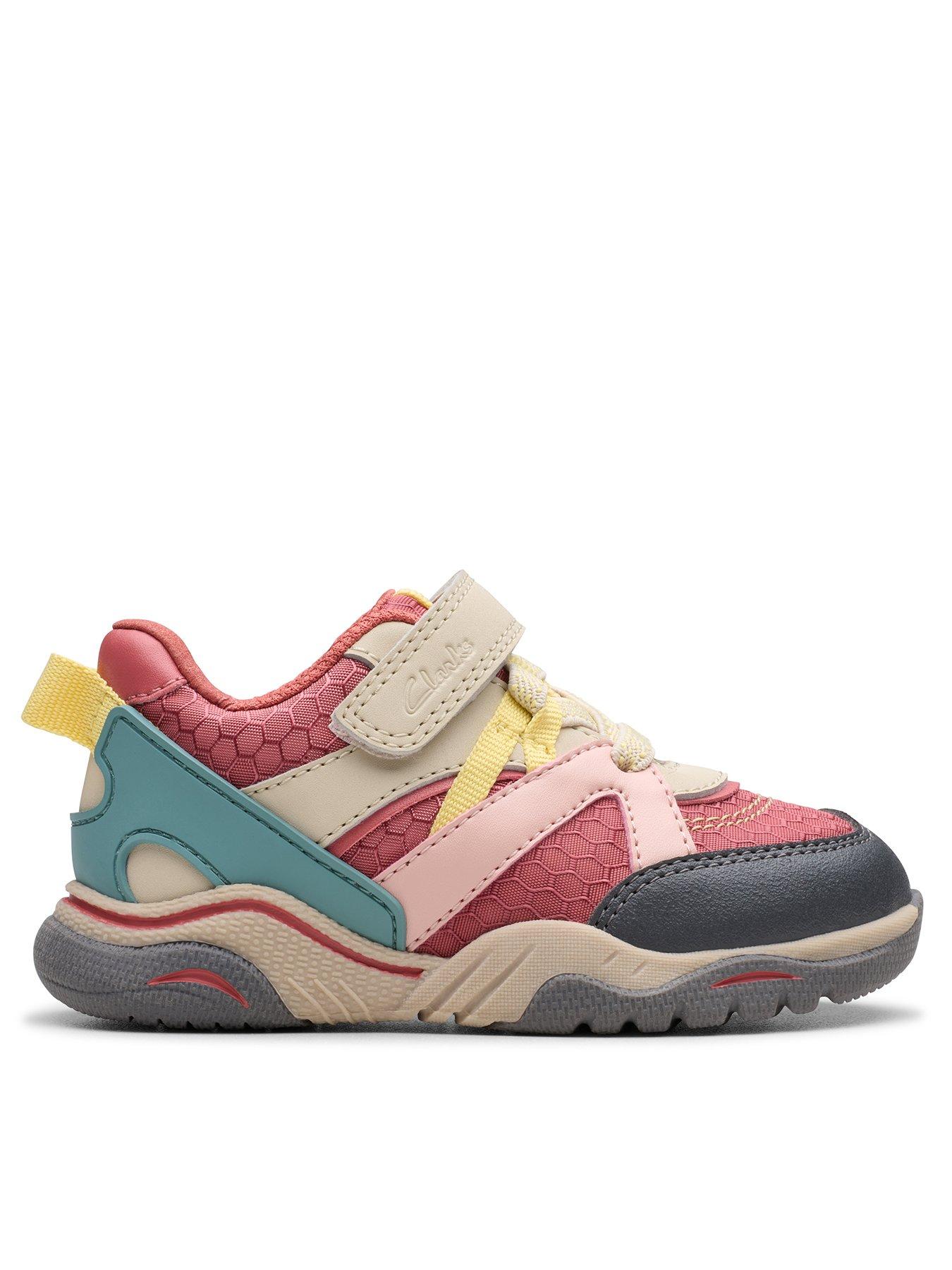 clarks-toddler-feather-pace-trainer