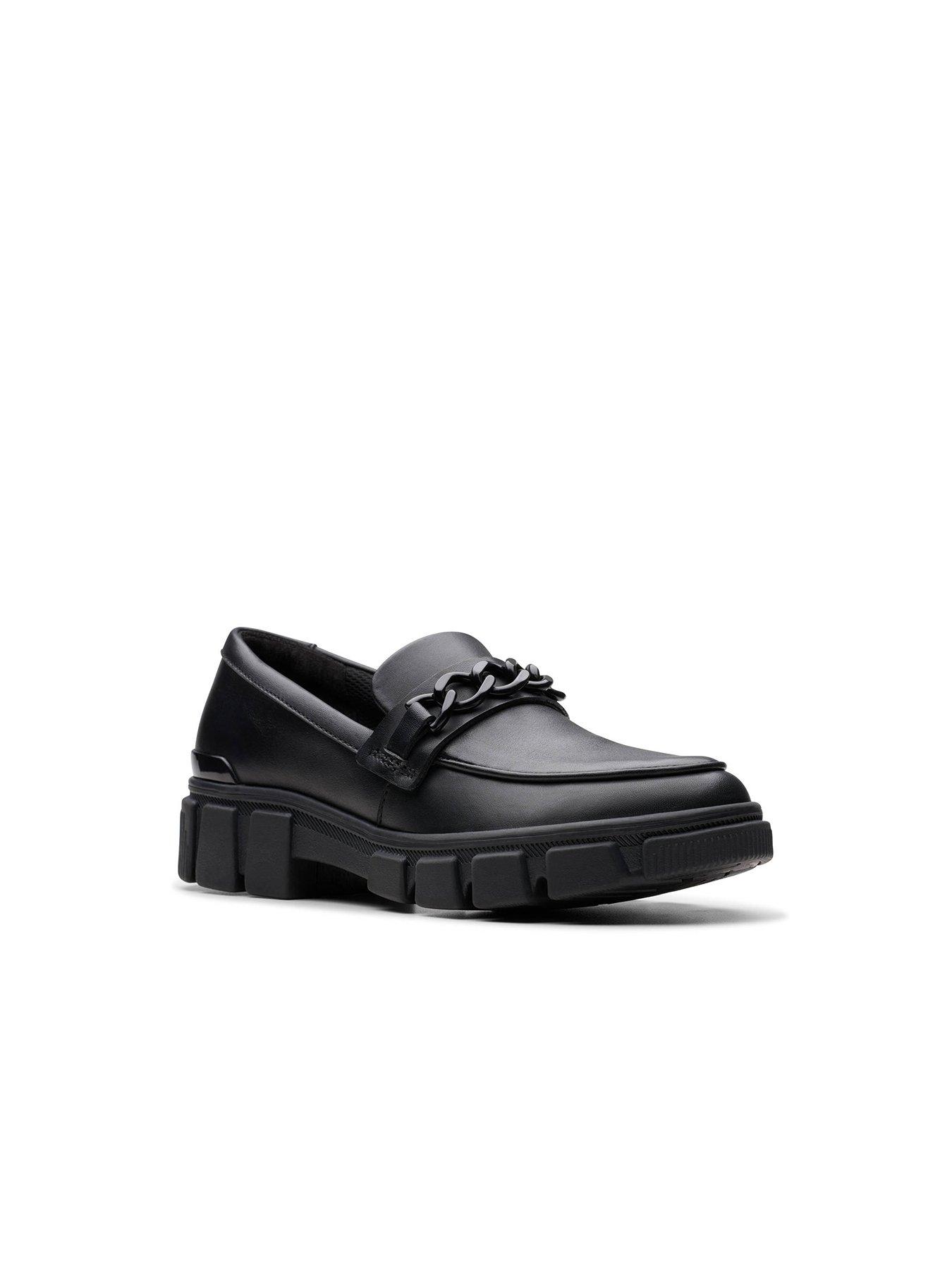 clarks-youth-evyn-walk-chain-leather-loaferstillFront