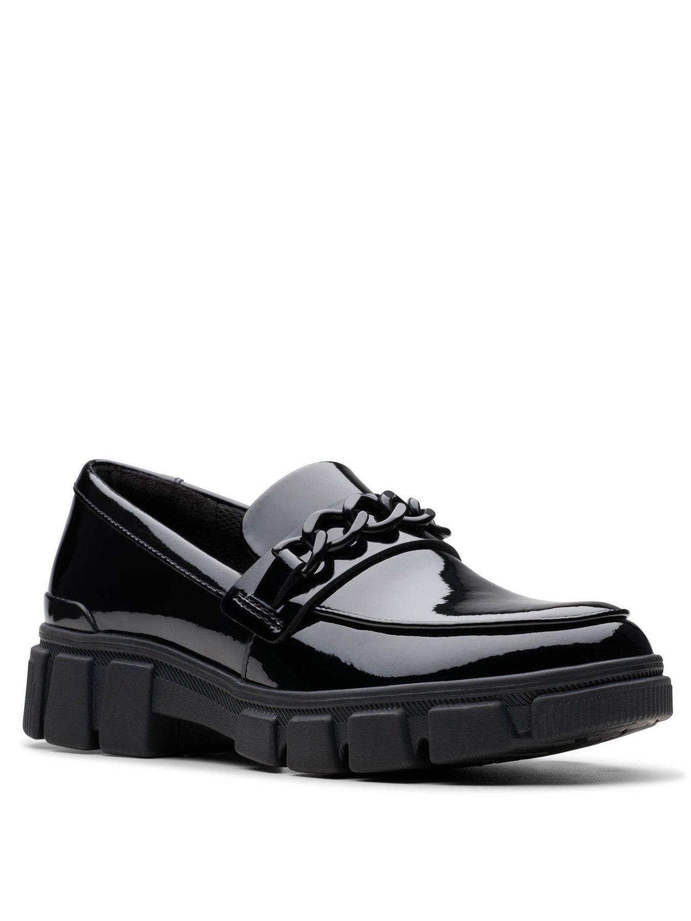 clarks-youth-evyn-walk-chain-patent-leather-loaferstillFront