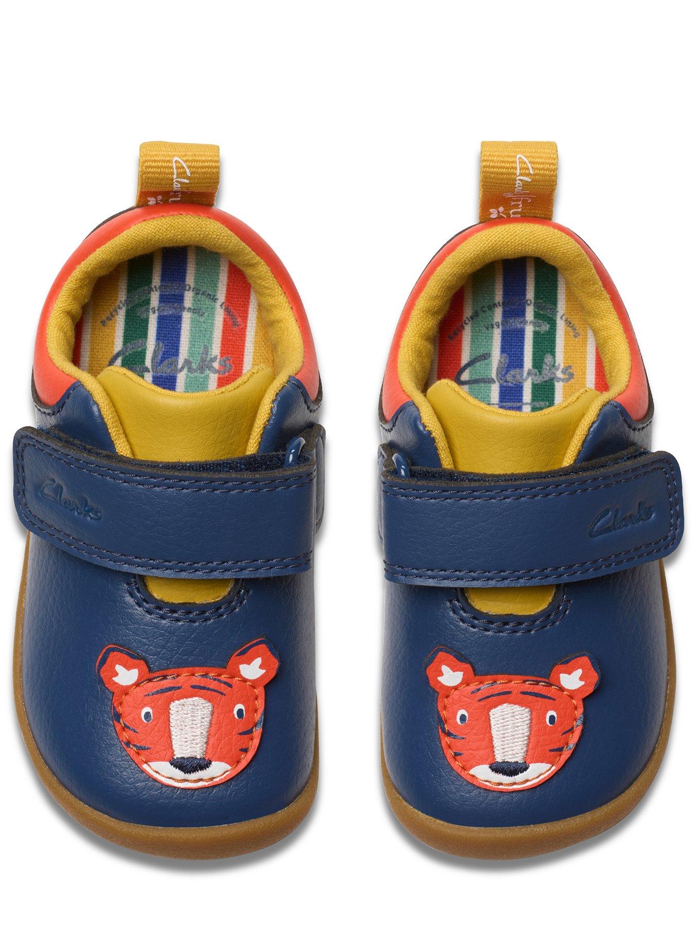 clarks-baby-first-roamer-safari-pre-walker-shoeoutfit