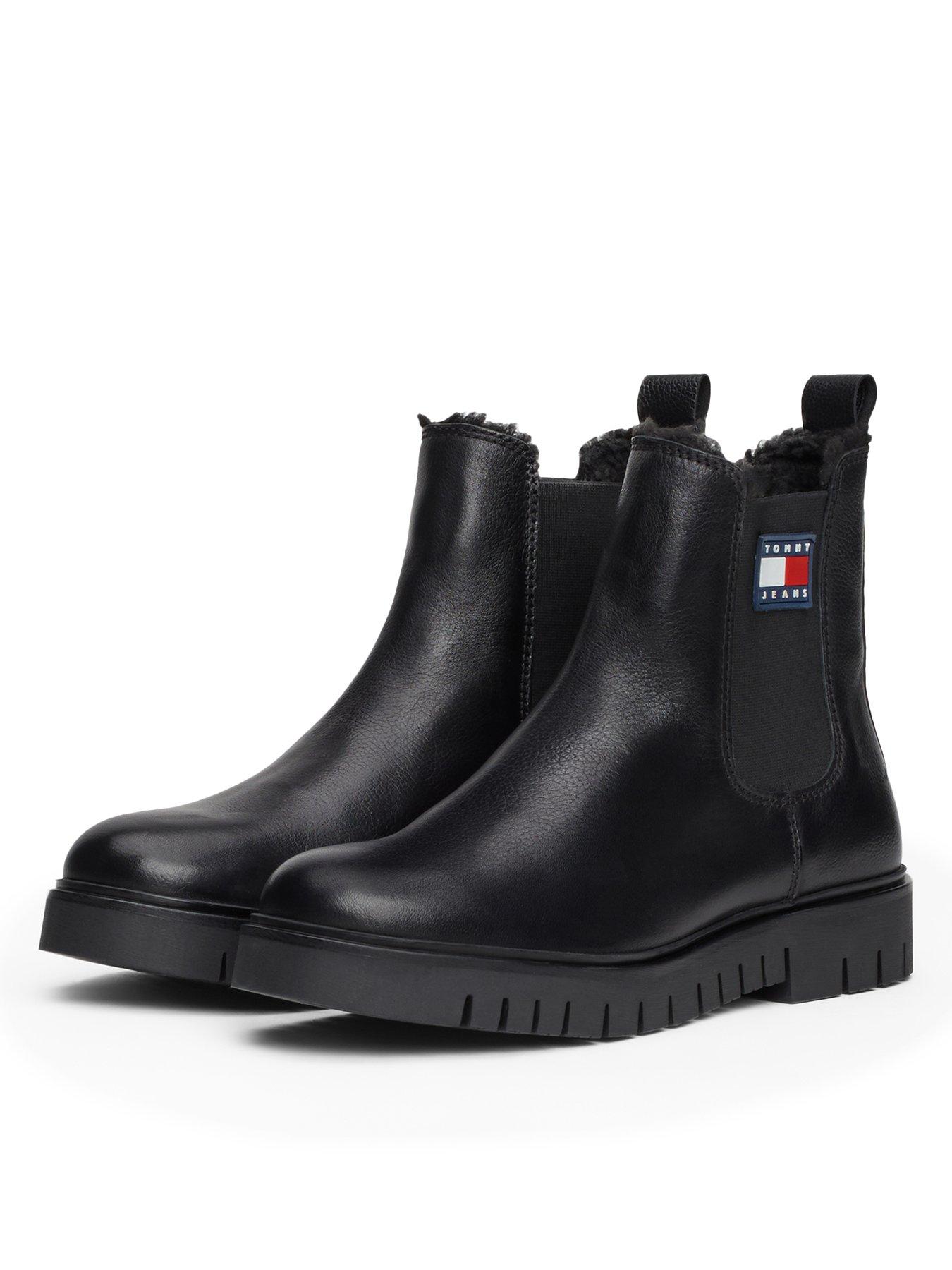 tommy-jeans-faux-fur-lined-chelsea-boots-blackstillFront