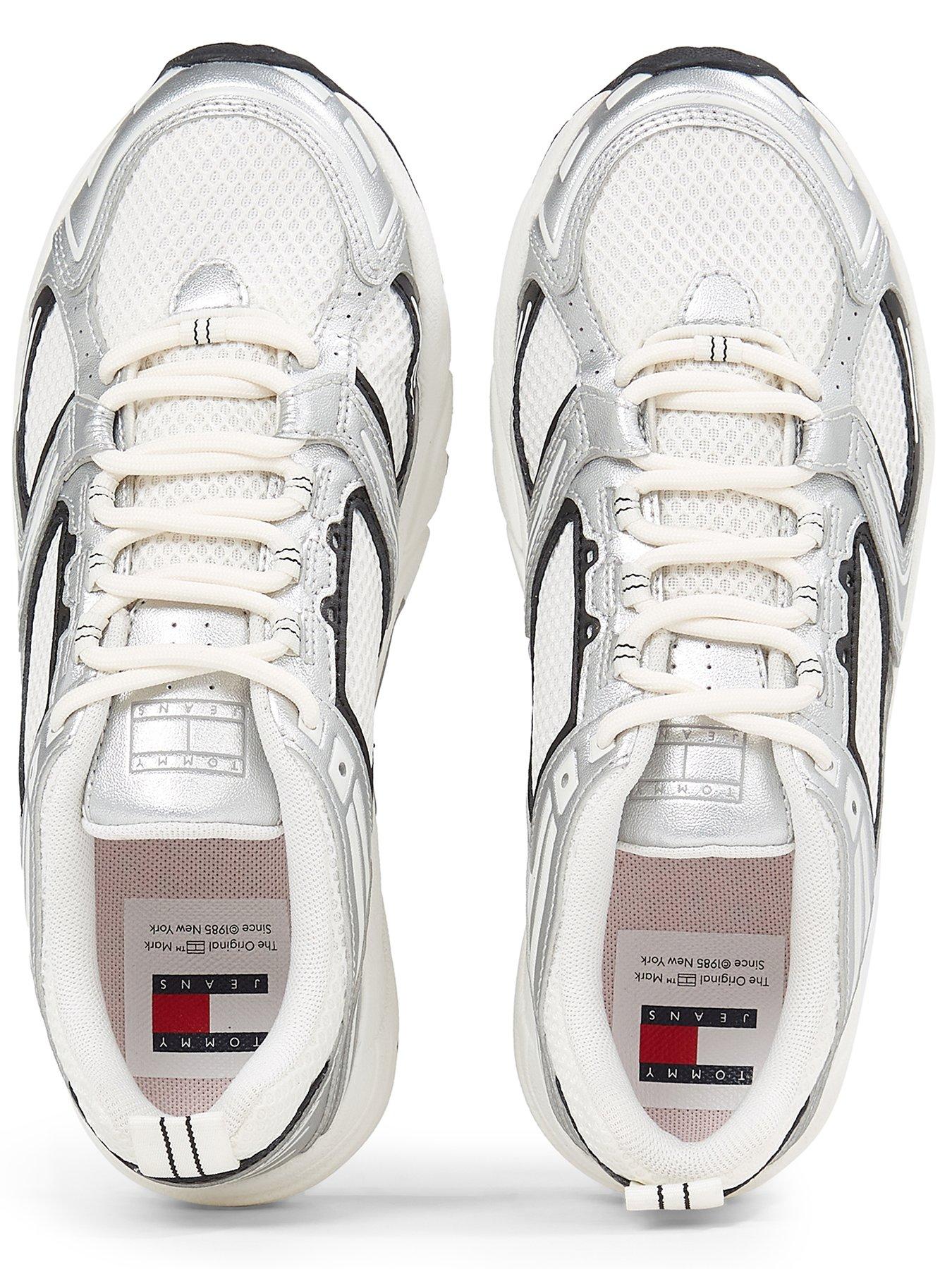 tommy-jeans-archive-runner-trainers-whiteoutfit