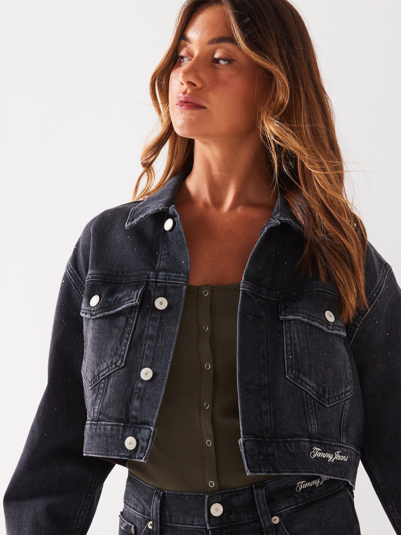 tommy-jeans-boxy-cropped-denim-jacket-blackdetail