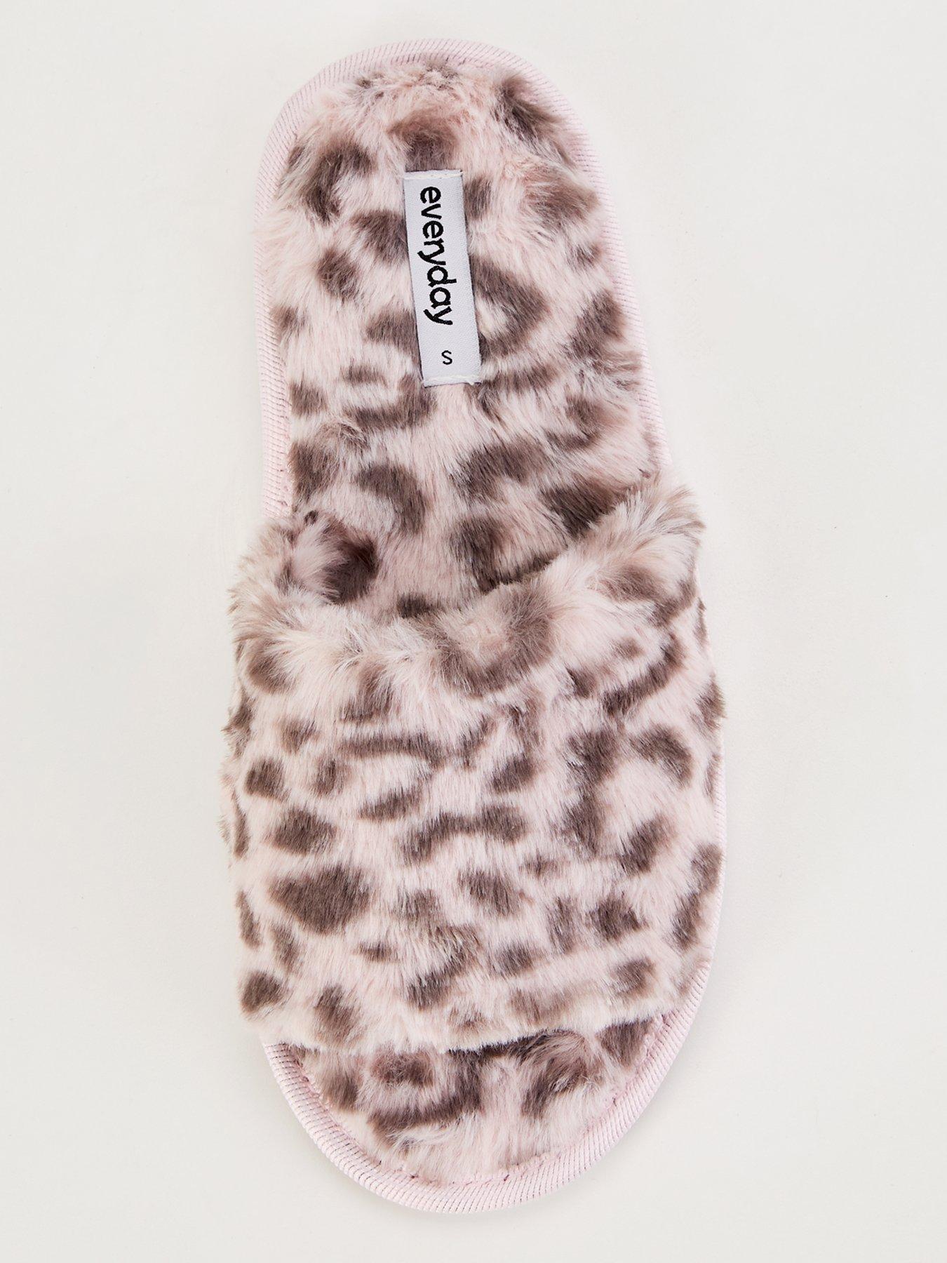 everyday-faux-fur-slider-slipper-leopard-printoutfit