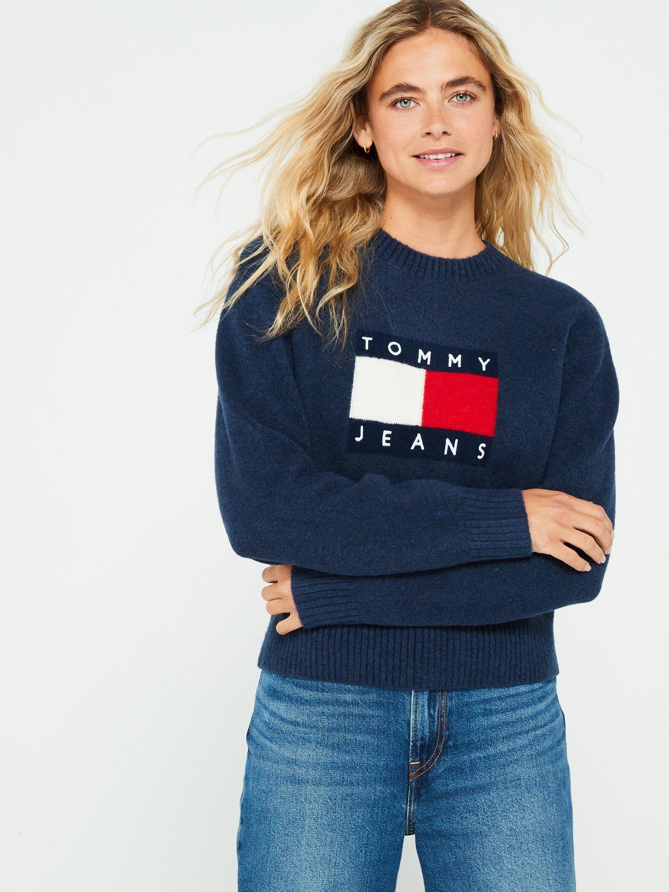 tommy-jeans-flag-logo-jumper-navy