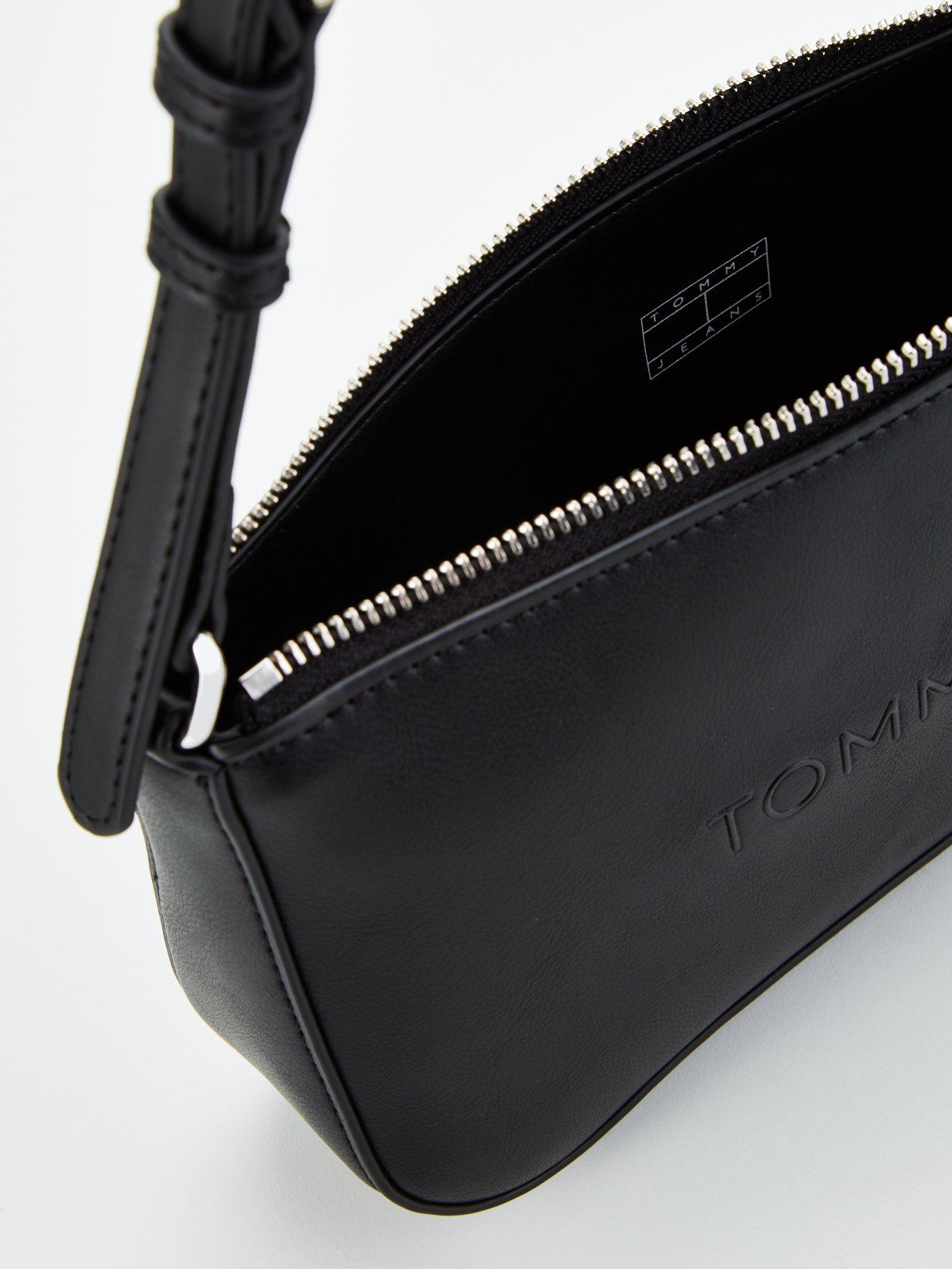 tommy-jeans-logo-shoulder-bag-blackdetail