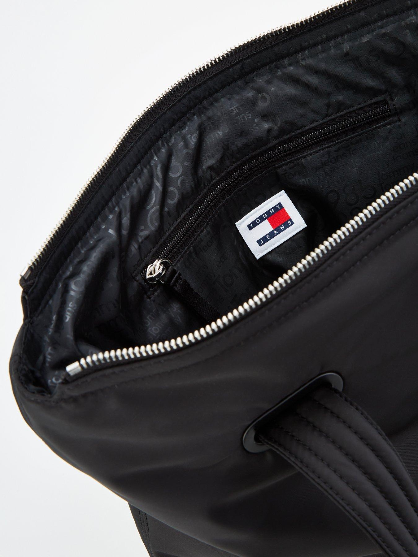 tommy-jeans-buckle-logo-tote-bag-blackdetail