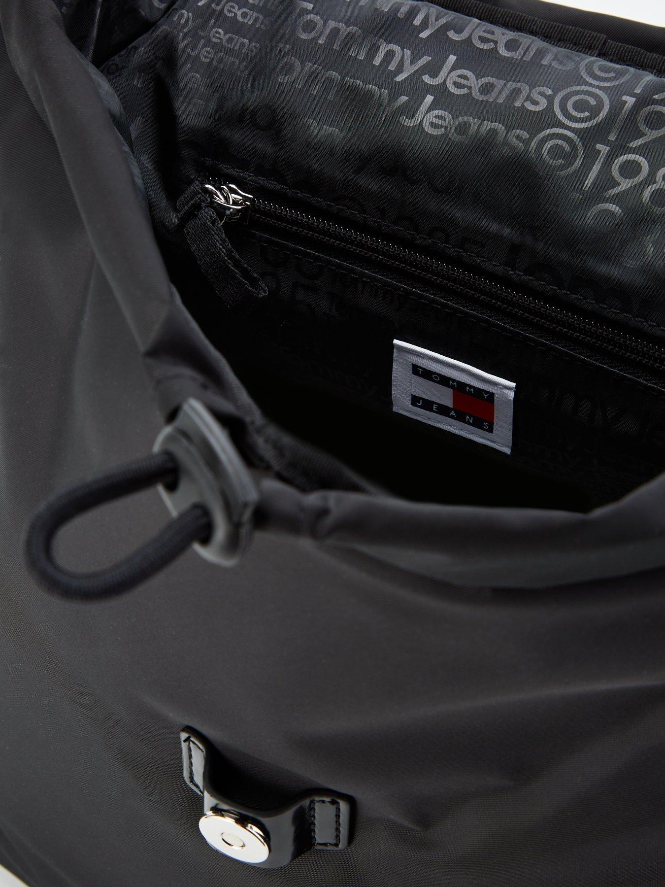 tommy-jeans-buckle-logo-backpack-blackdetail