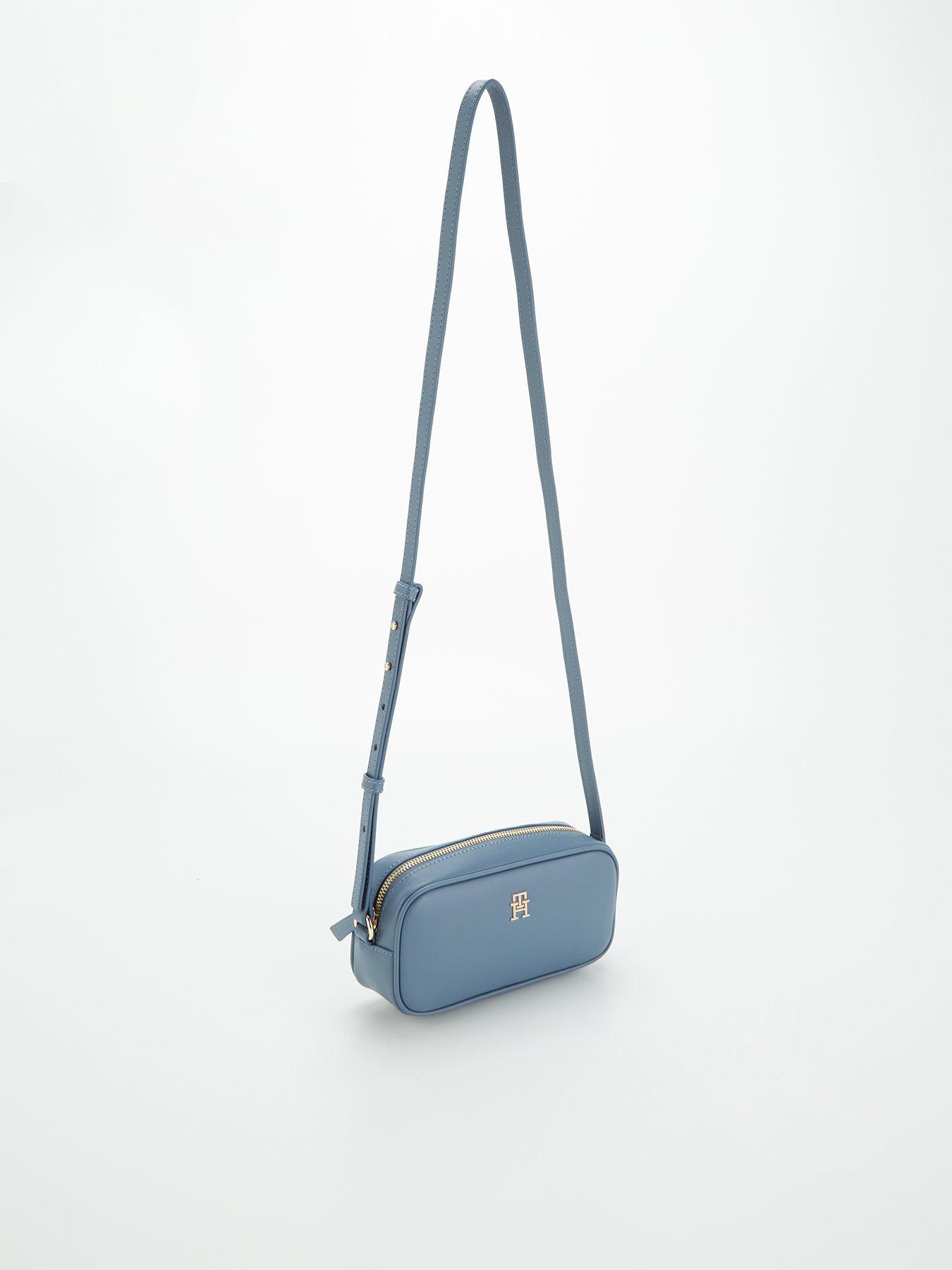 tommy-hilfiger-monogram-logo-camera-bag-blueback