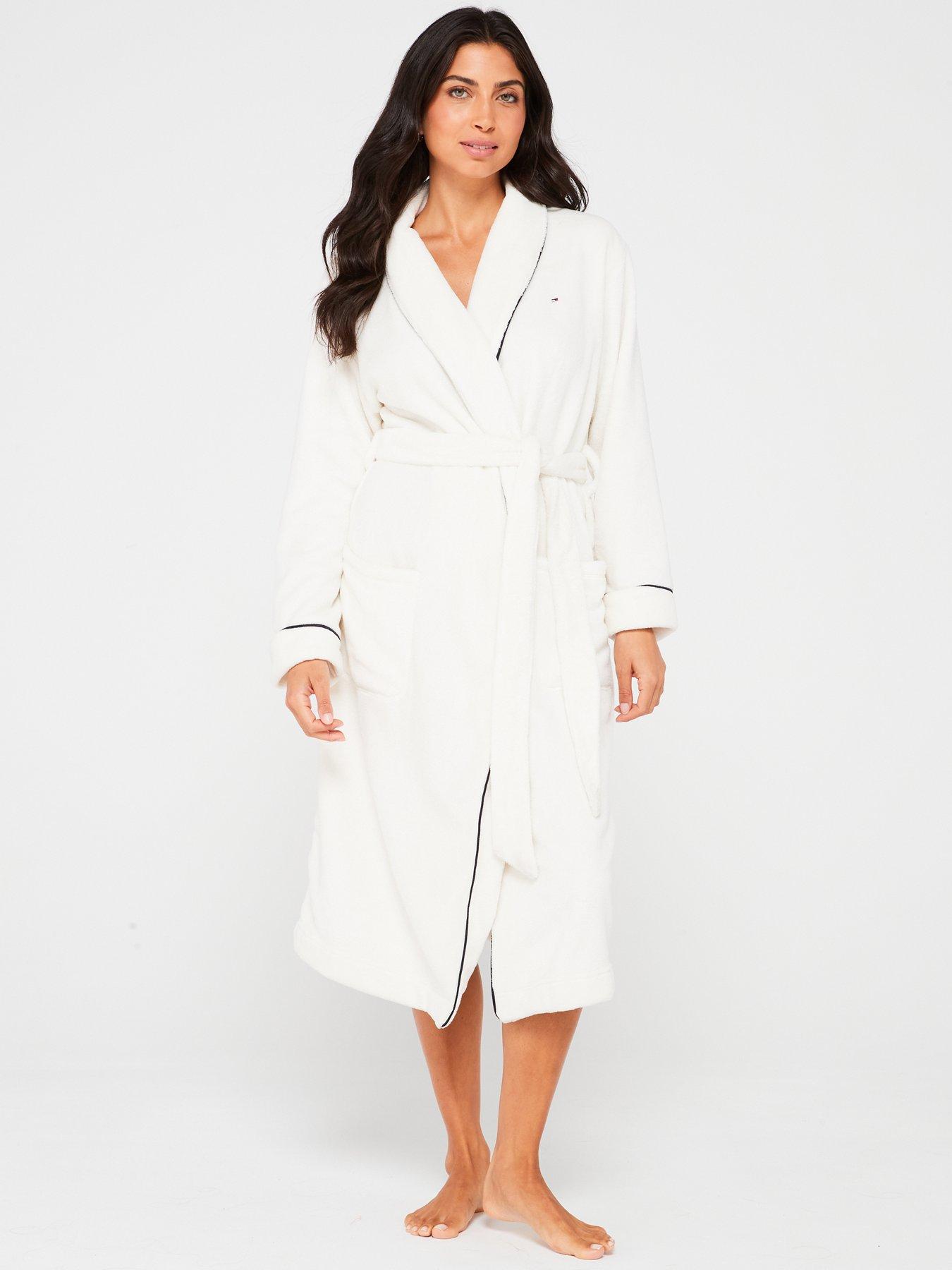 tommy-hilfiger-fleece-robe-whiteback