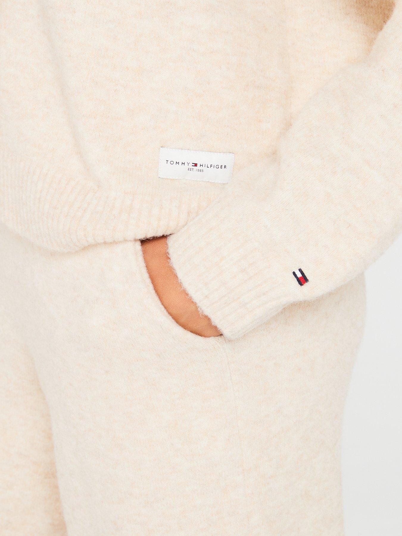 tommy-hilfiger-knitted-lounge-cardigan-creamoutfit