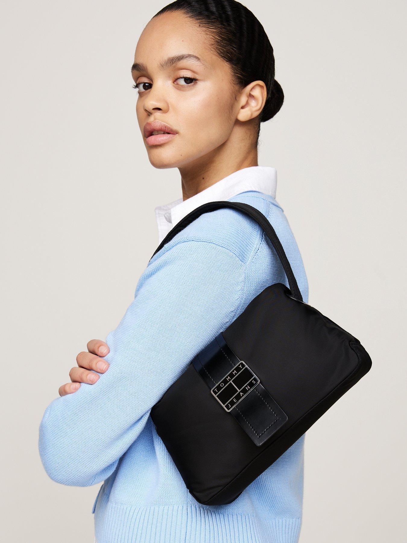 tommy-jeans-city-bold-shoulder-bag-blackstillFront