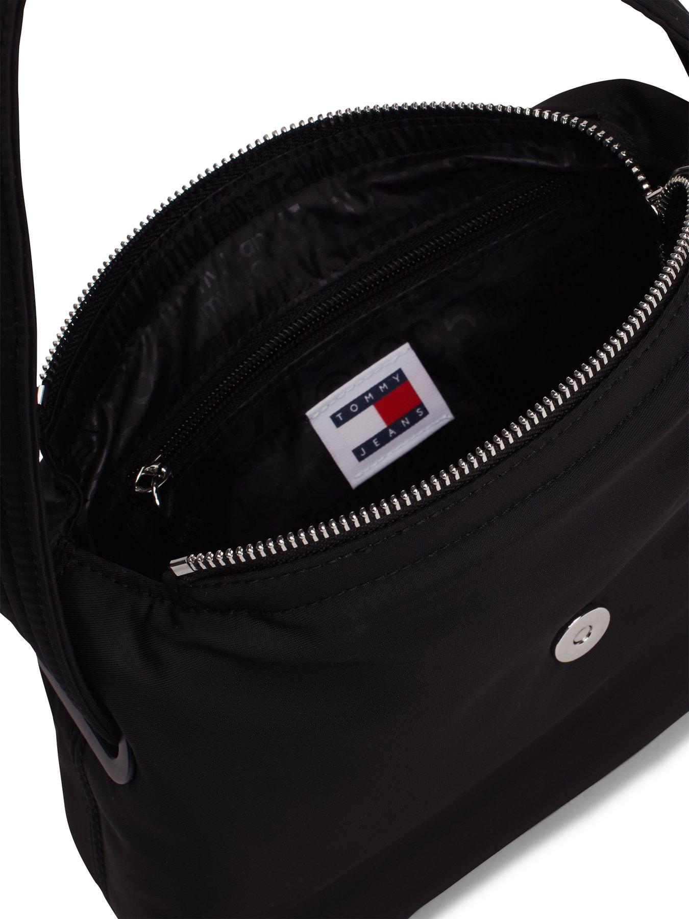 tommy-jeans-city-bold-shoulder-bag-blackdetail