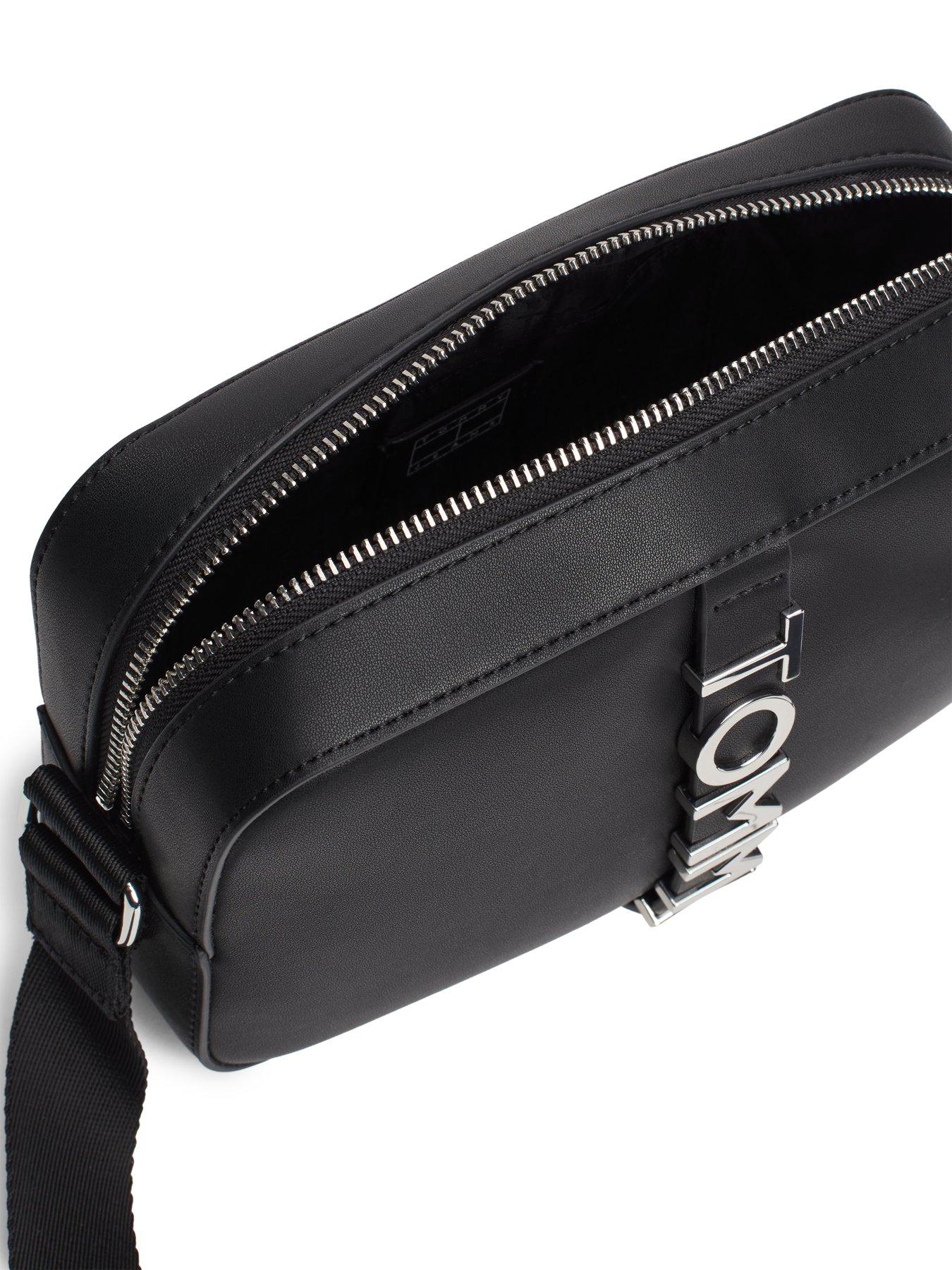 tommy-jeans-city-bold-camera-bag-blackdetail