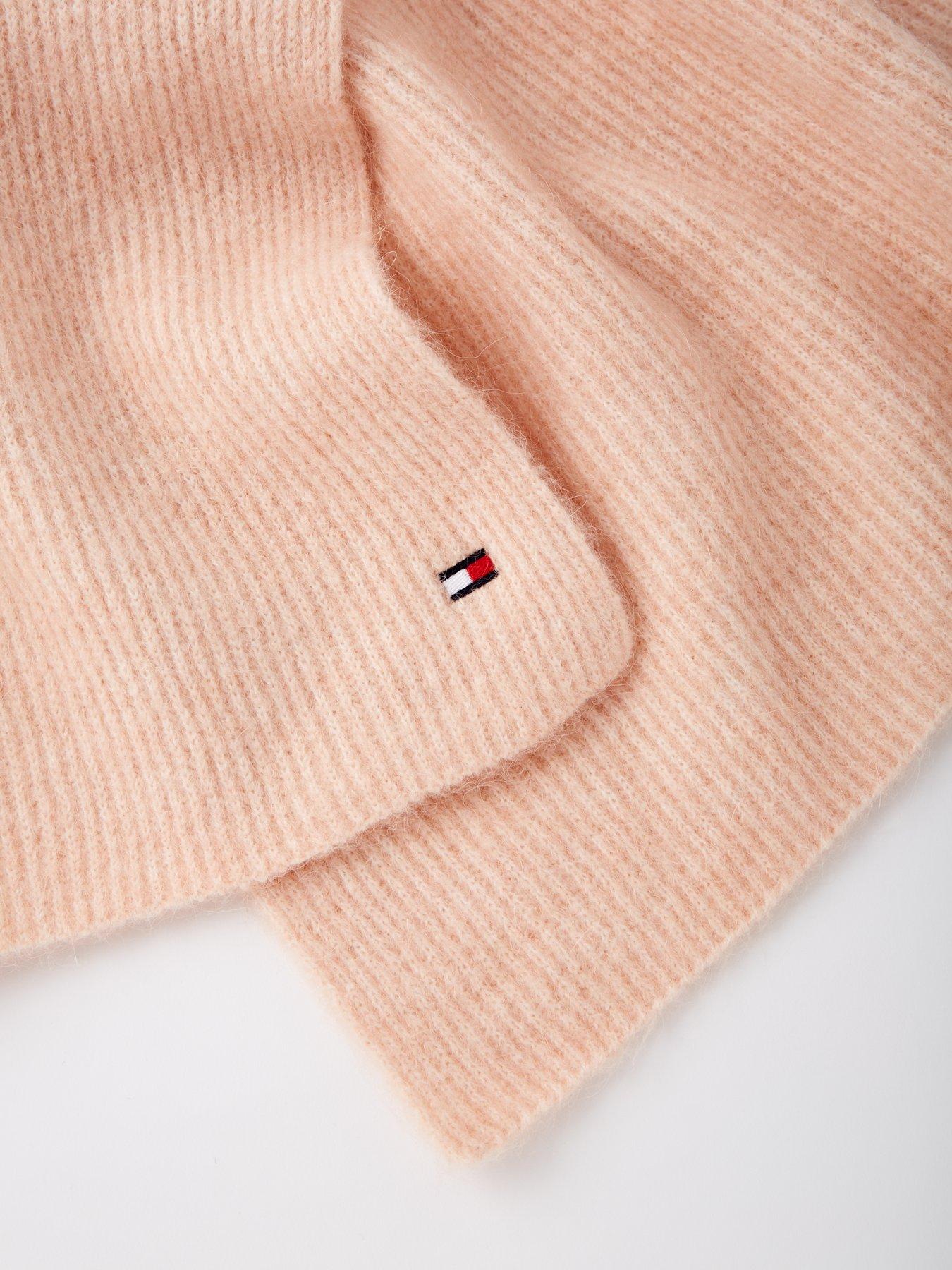 tommy-hilfiger-hat-and-scarf-giftset-pinkoutfit