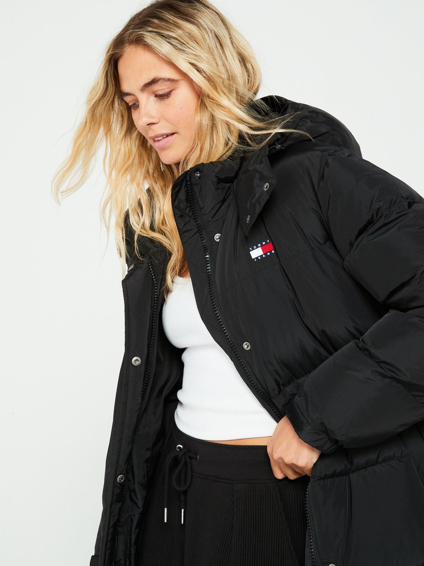 tommy-jeans-alaska-long-padded-coat-blackdetail