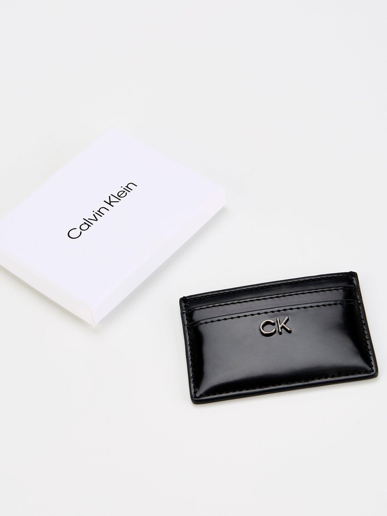 calvin-klein-metal-logo-cardholder-blackdetail