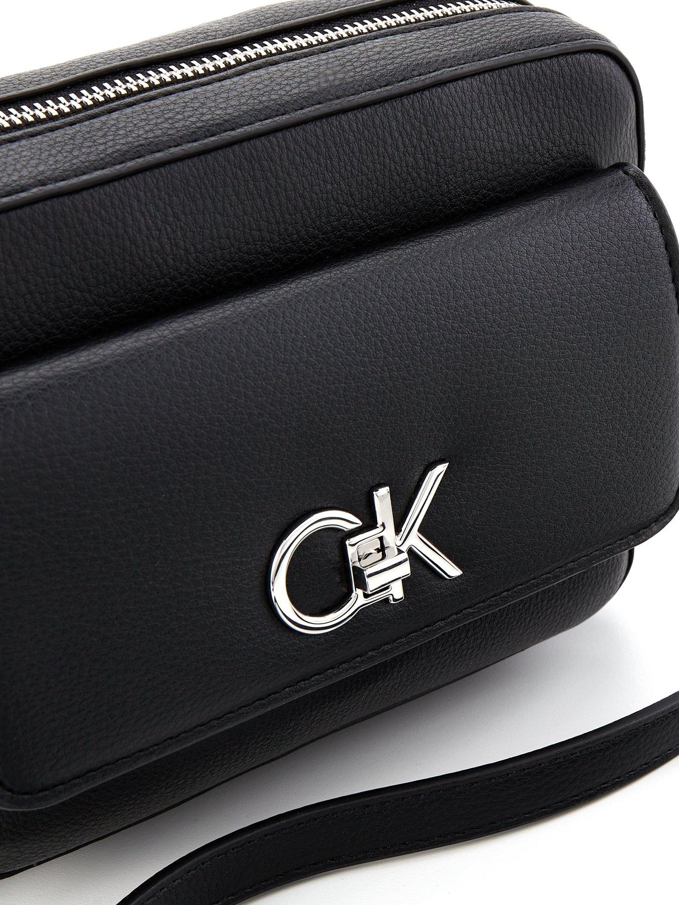 calvin-klein-re-lock-camera-bag-blackoutfit