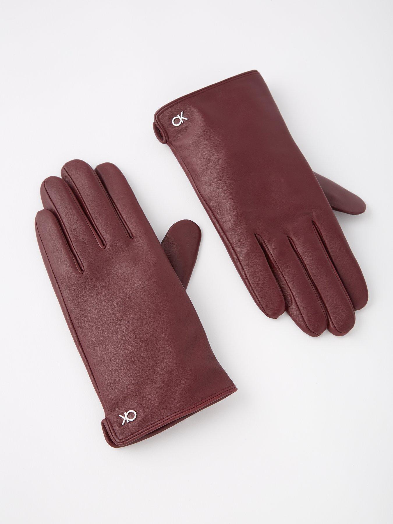 calvin-klein-metal-logo-leather-glove-redoutfit