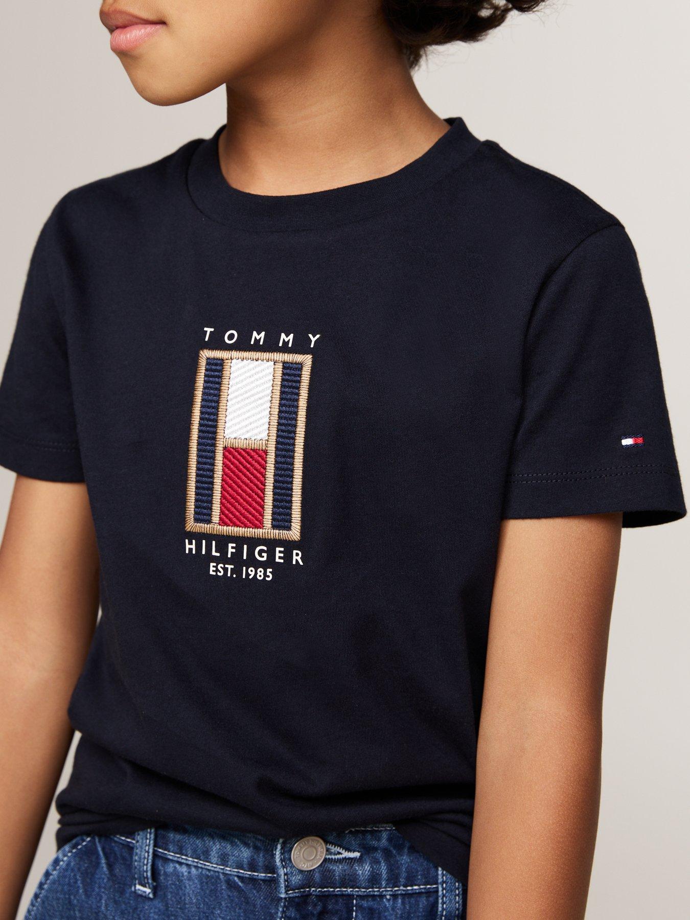 tommy-hilfiger-boys-flag-embroidered-short-sleeve-t-shirt-navyoutfit