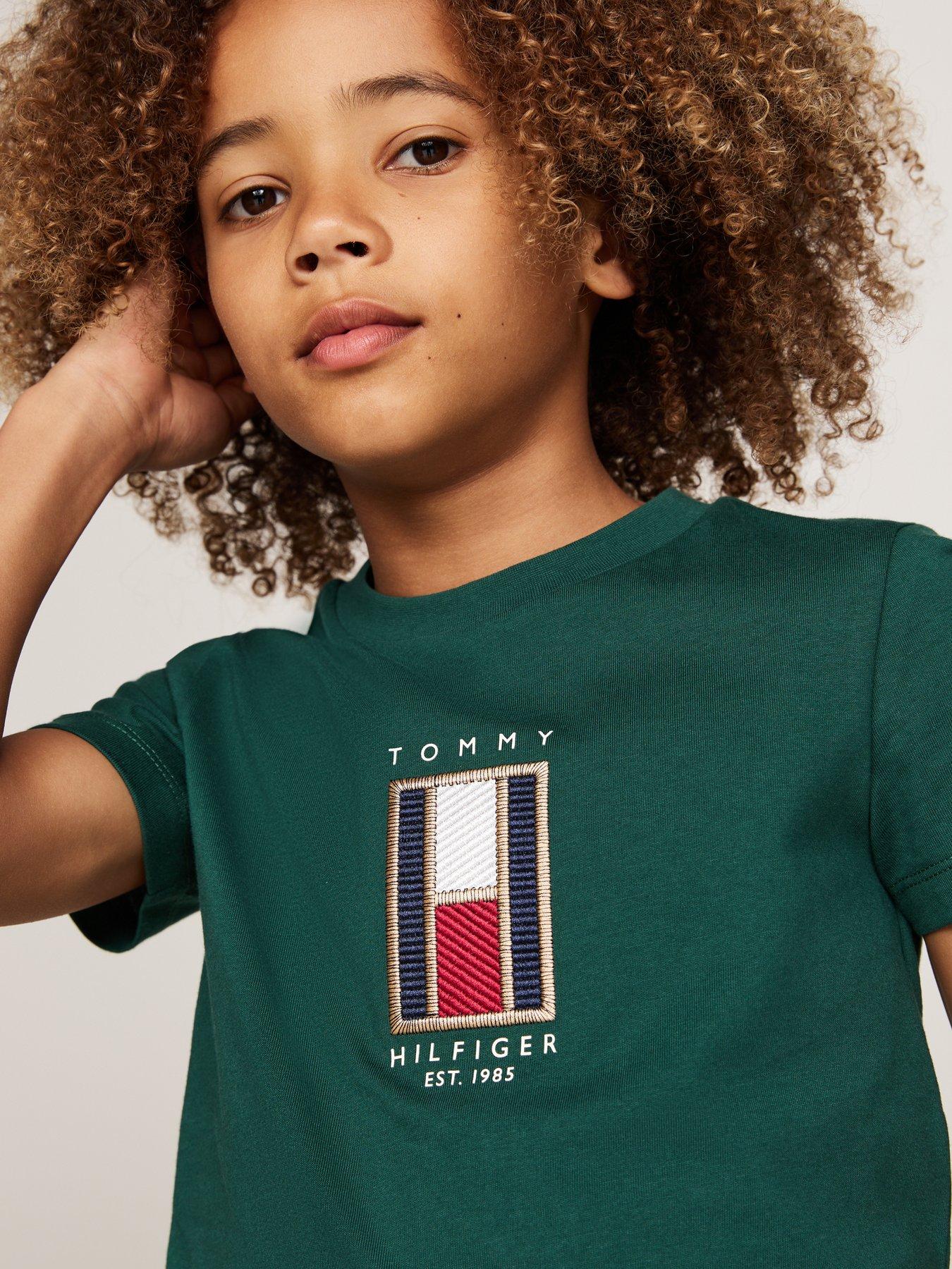 tommy-hilfiger-boys-flag-embroidered-reg-short-sleeve-t-shirt-greenoutfit