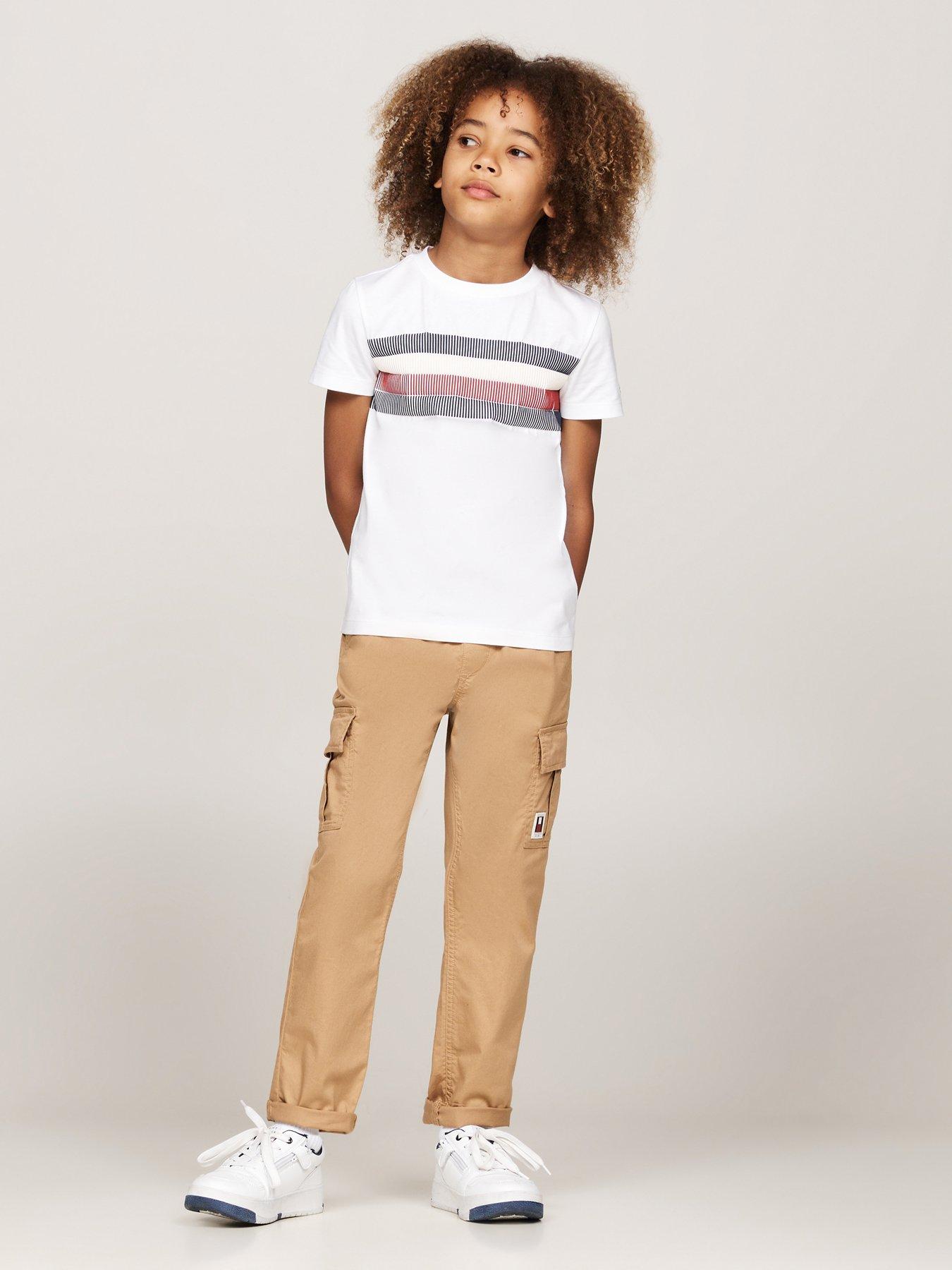 tommy-hilfiger-boys-global-stripe-print-reg-t-shirt-whiteoutfit