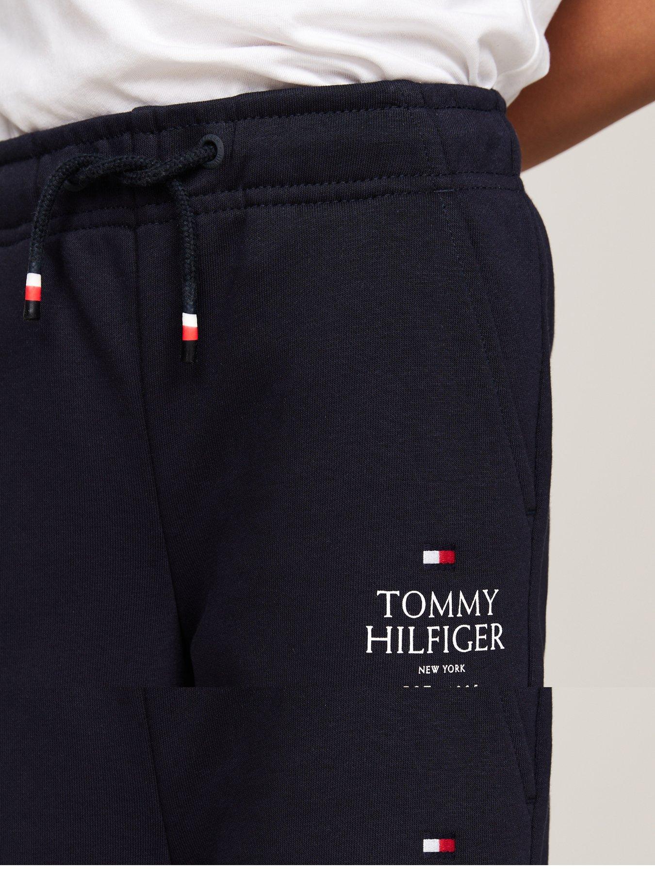 tommy-hilfiger-boys-th-logo-puff-print-sweatpants-navyoutfit