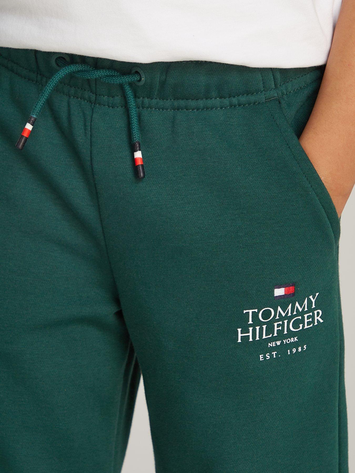 tommy-hilfiger-boys-th-logo-puff-print-sweatpants-greenoutfit