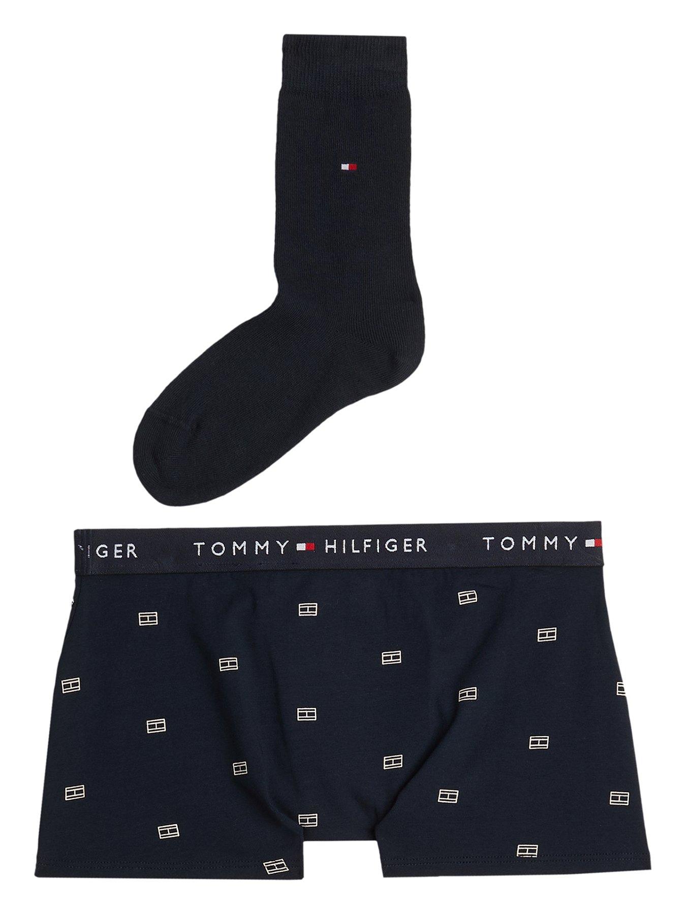 tommy-hilfiger-boys-gift-set-trunk-socks-boxed-navyback