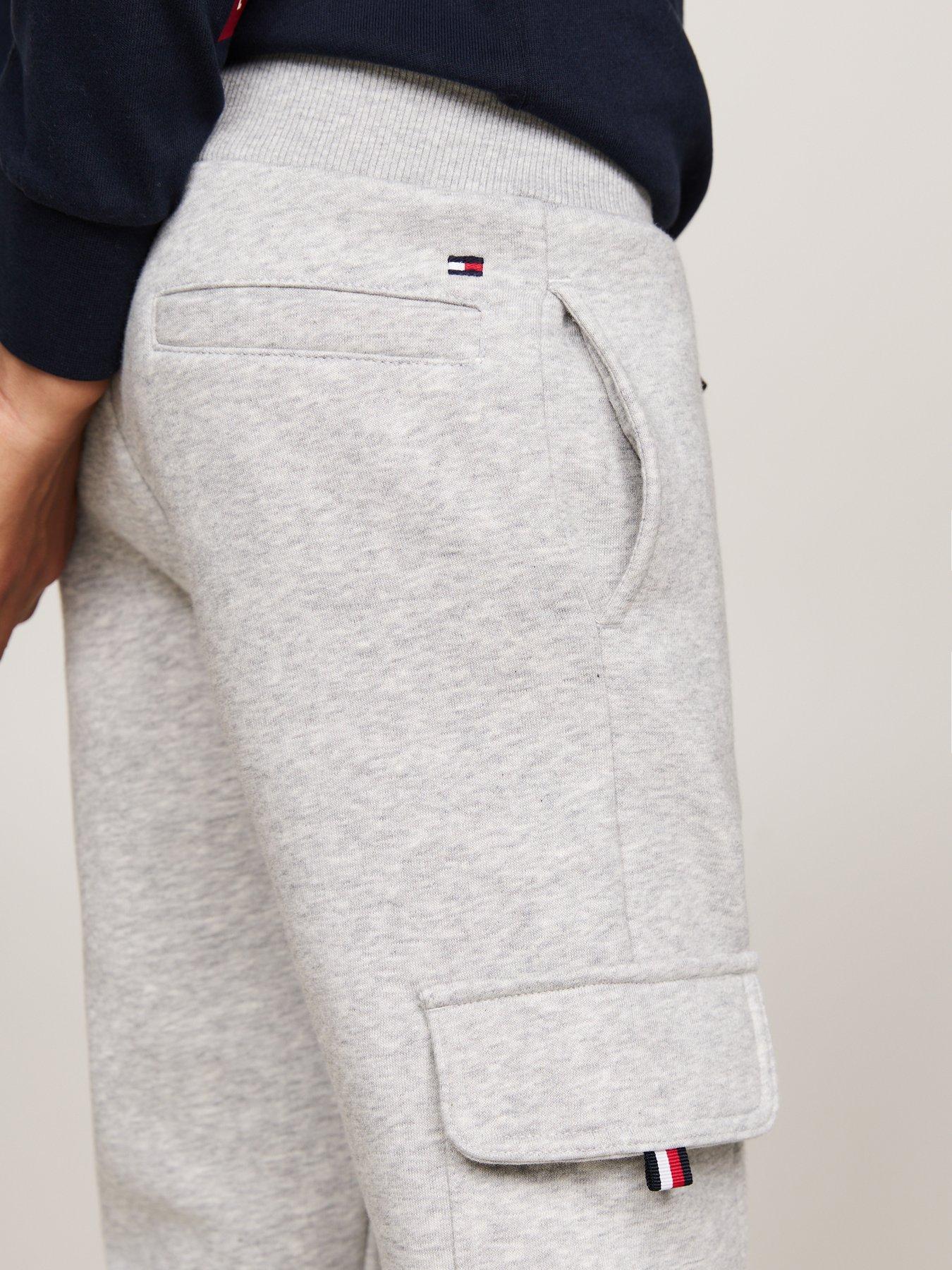 tommy-hilfiger-boys-monotype-fleece-reg-cargo-sweatpants-greydetail