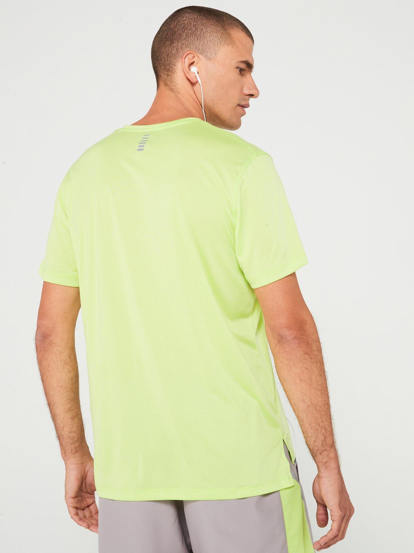 under-armour-mens-running-launch-t-shirt-greenstillFront