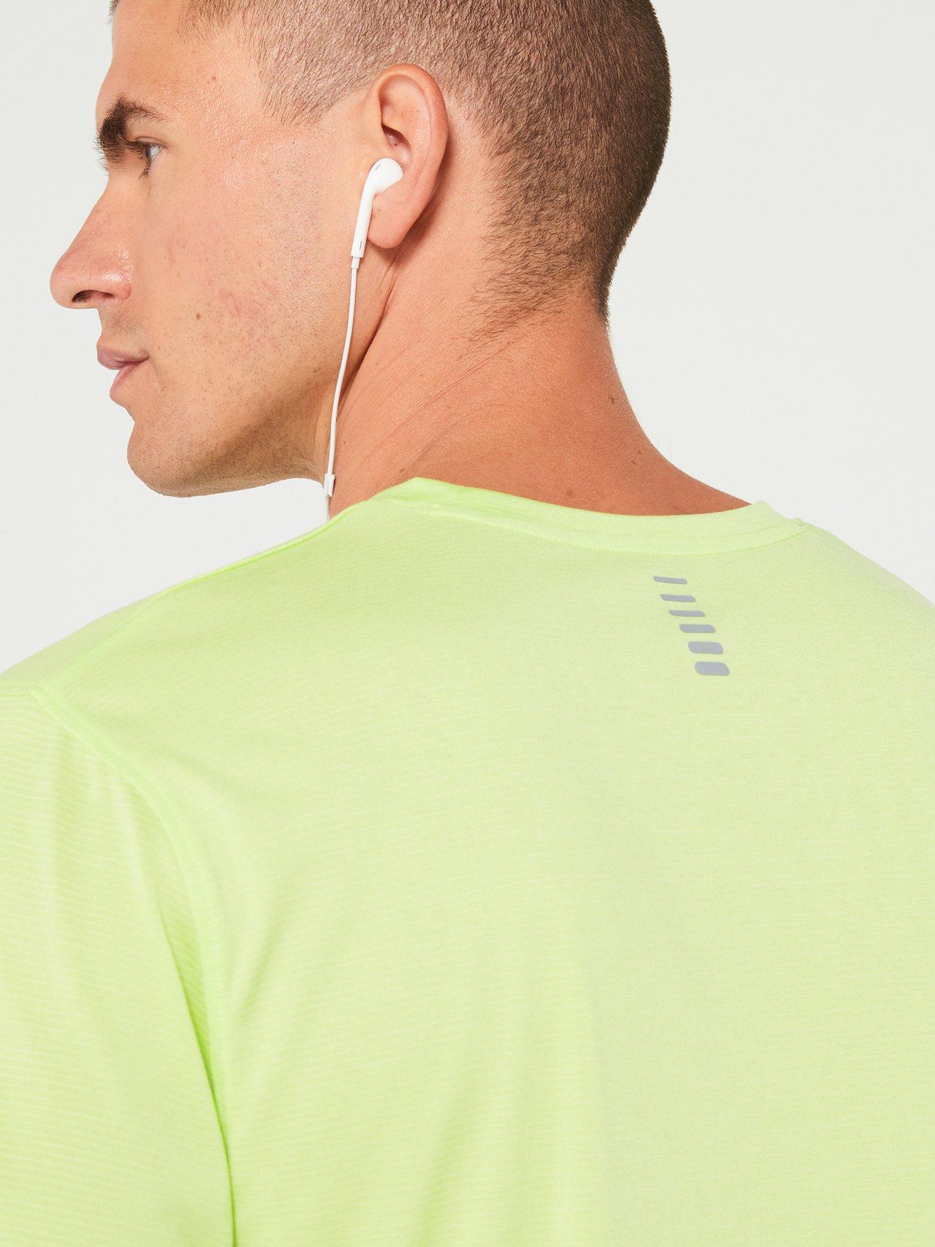 under-armour-mens-running-launch-t-shirt-greendetail