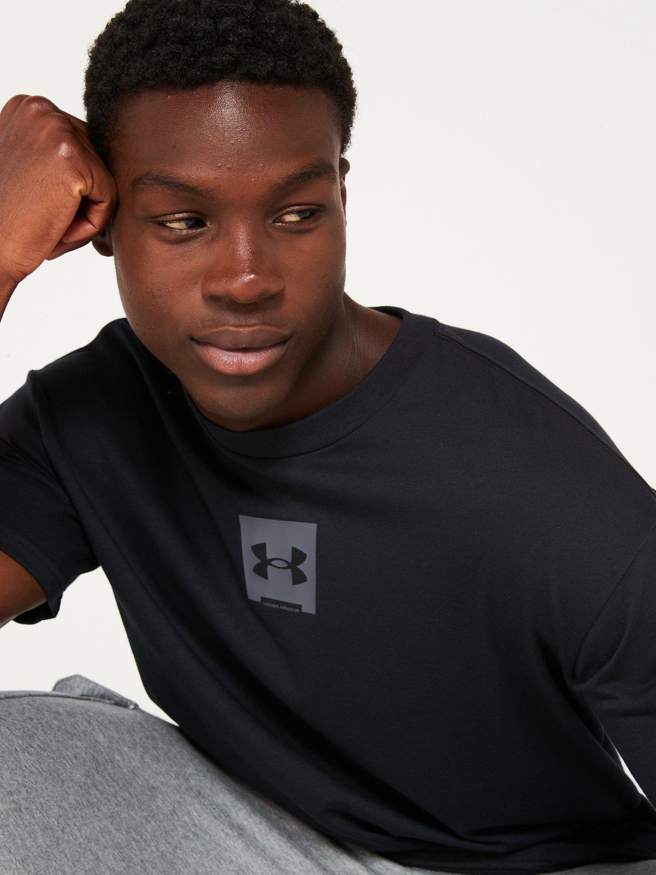 under-armour-mens-training-oversized-box-logo-t-shirt-blackoutfit