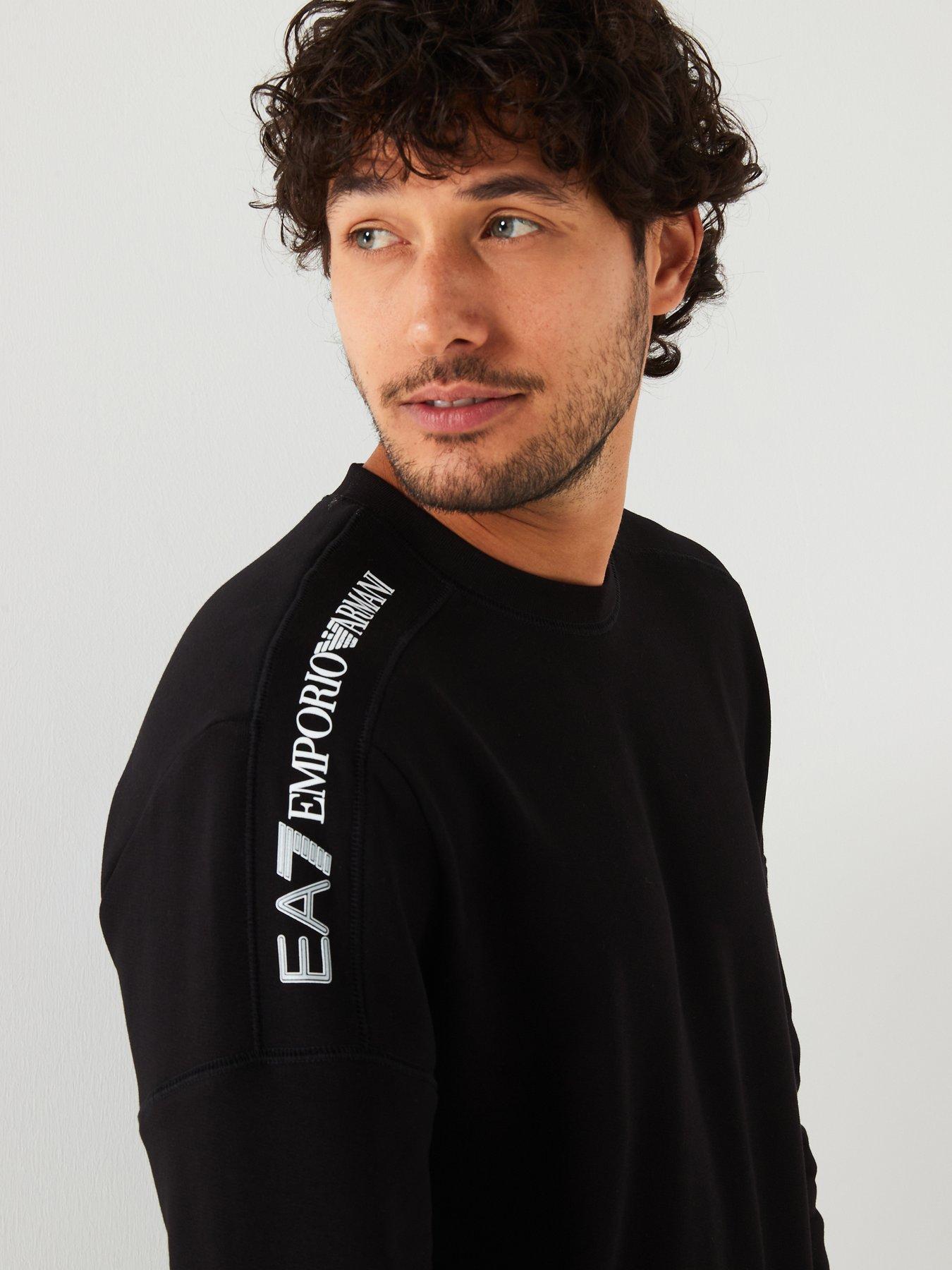 ea7-emporio-armani-ea7-emporio-armani-logo-series-shoulder-logo-crew-sweat-blackoutfit