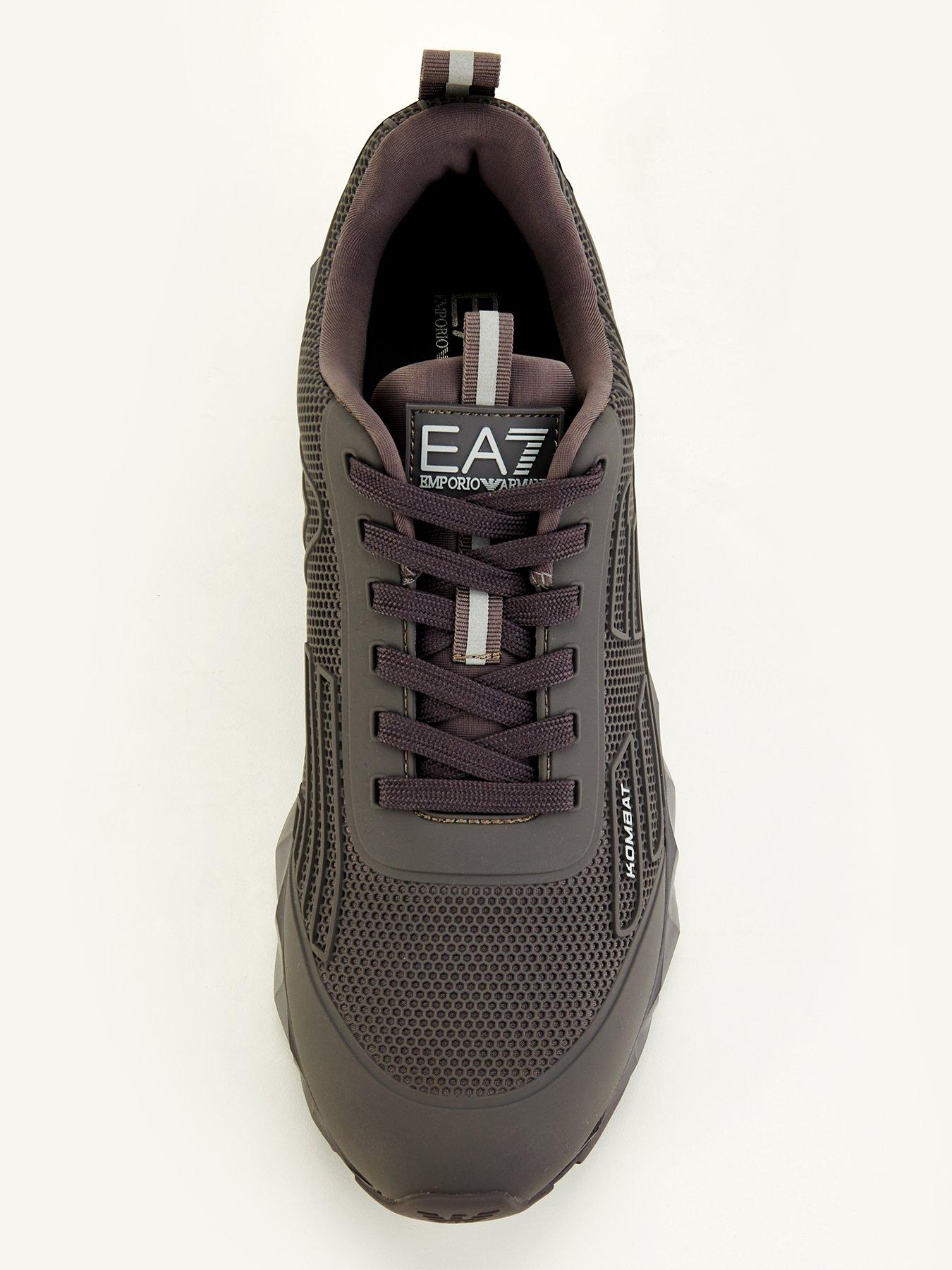 ea7-emporio-armani-ea7-emporio-armani-large-eagle-kombat-sneaker-greyoutfit