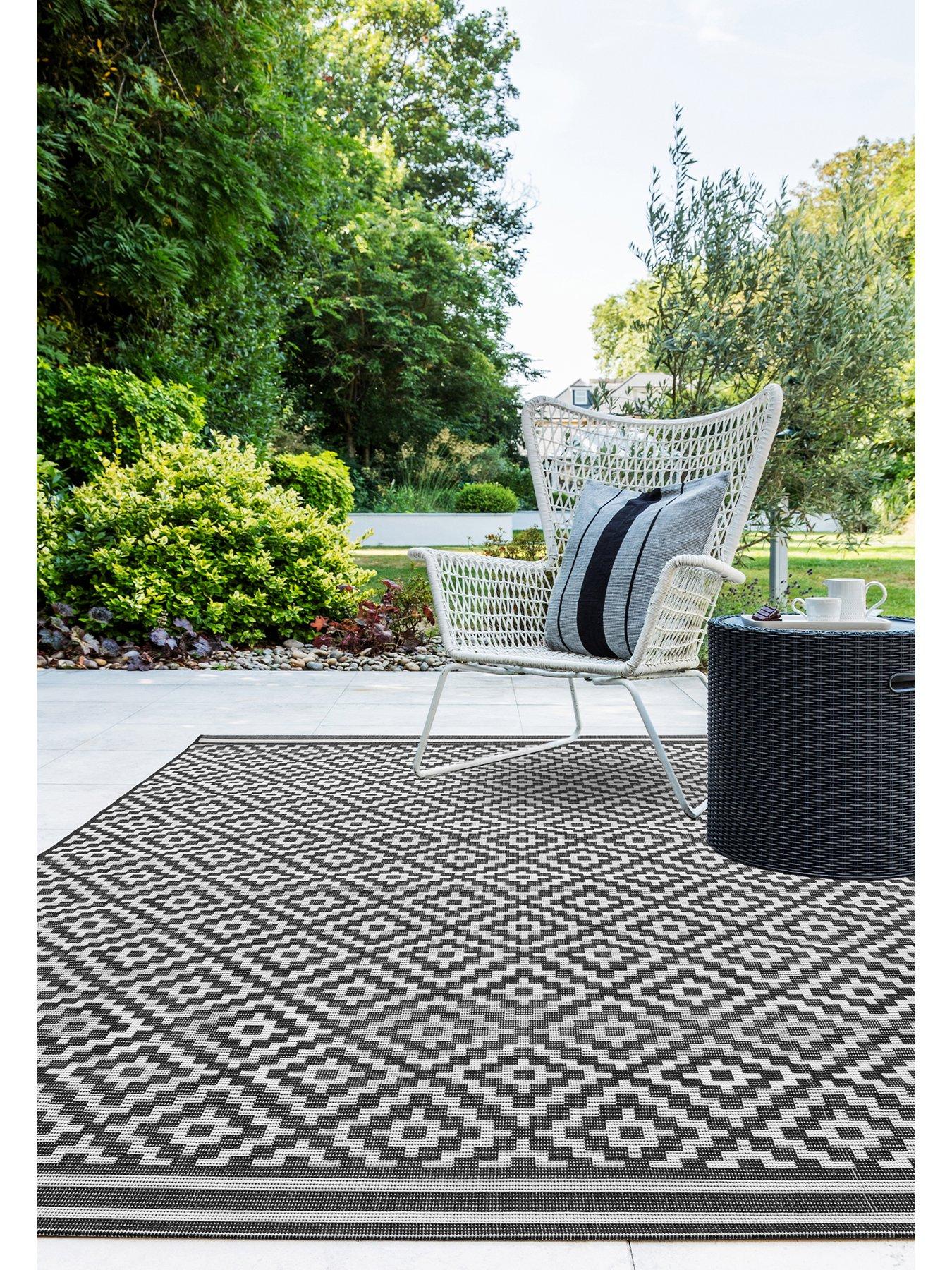 undefined Patio Diamond Indoor/Outdoor Rug