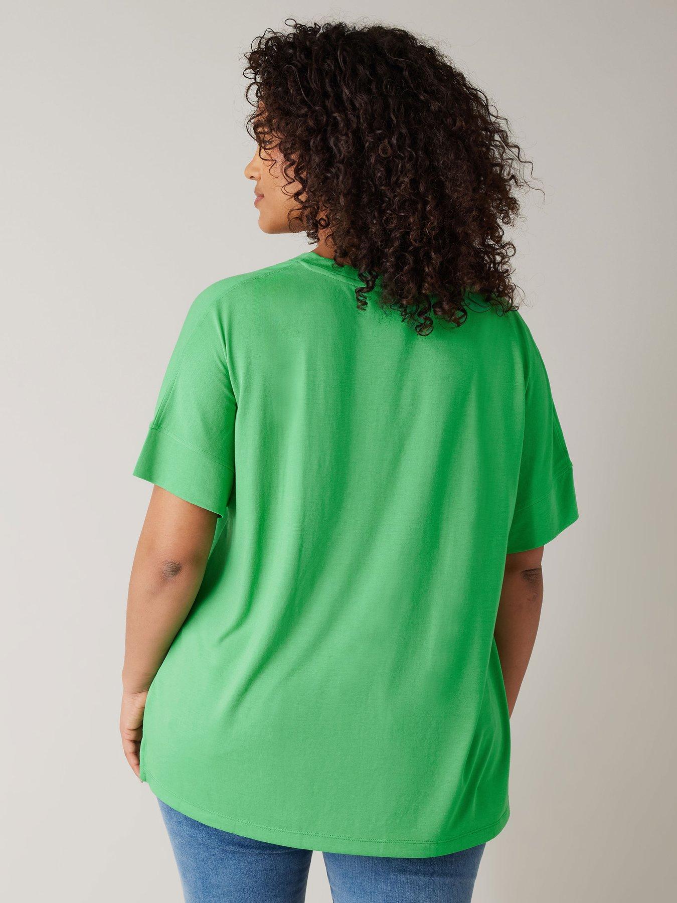 evans-v-neck-modal-t-shirt-greenstillFront