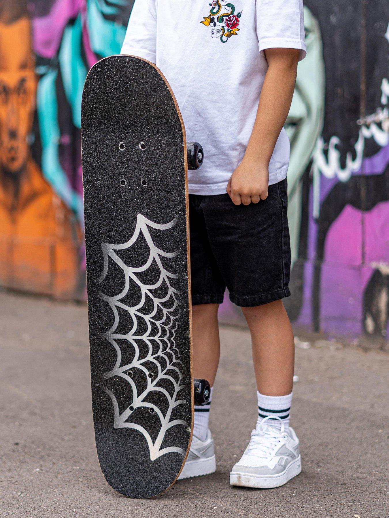 spiderman-spiderman-wooden-skateboarddetail