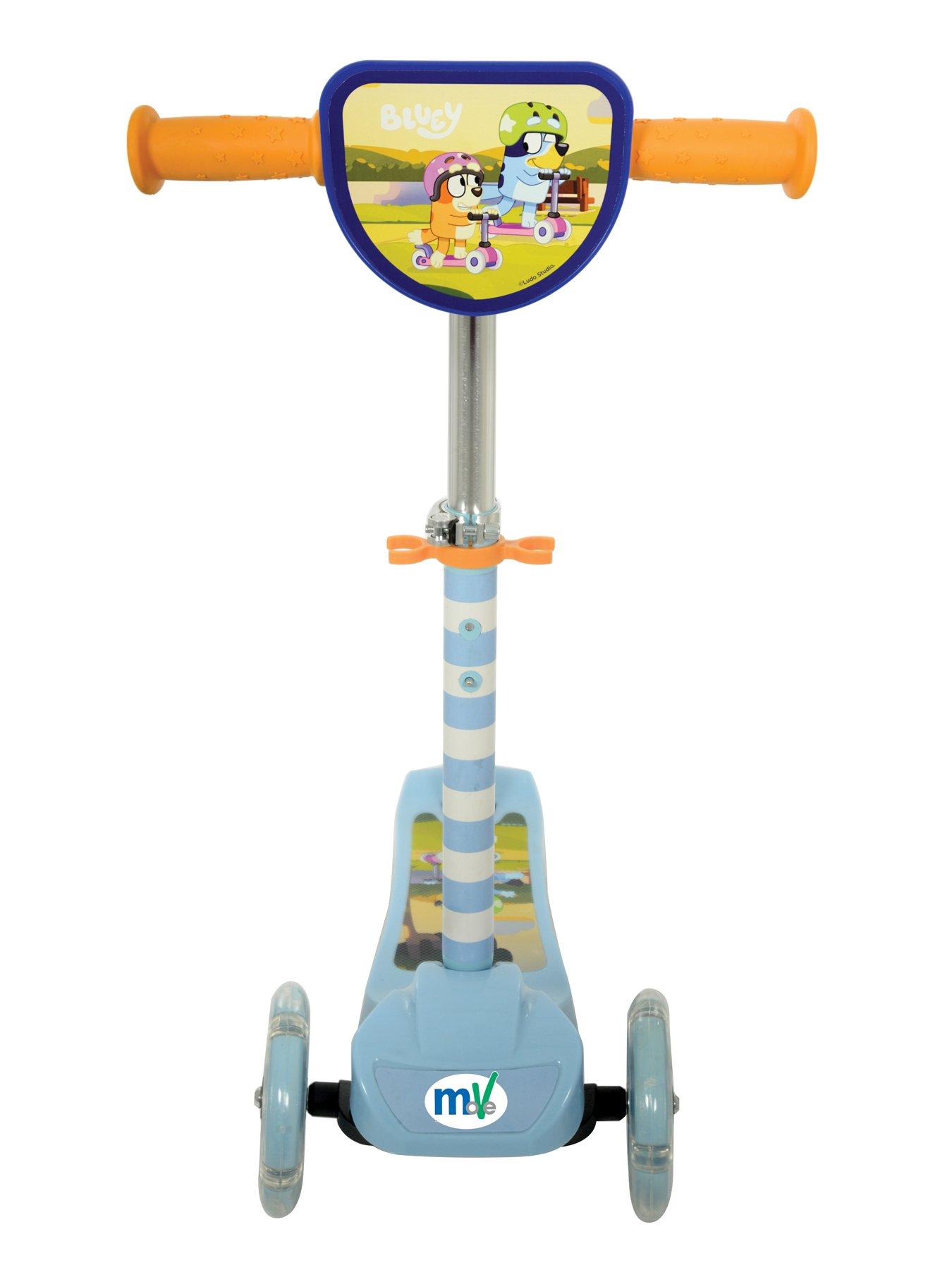 Image 3 of 7 of Bluey Mini Go! Tilt Scooter with Lights