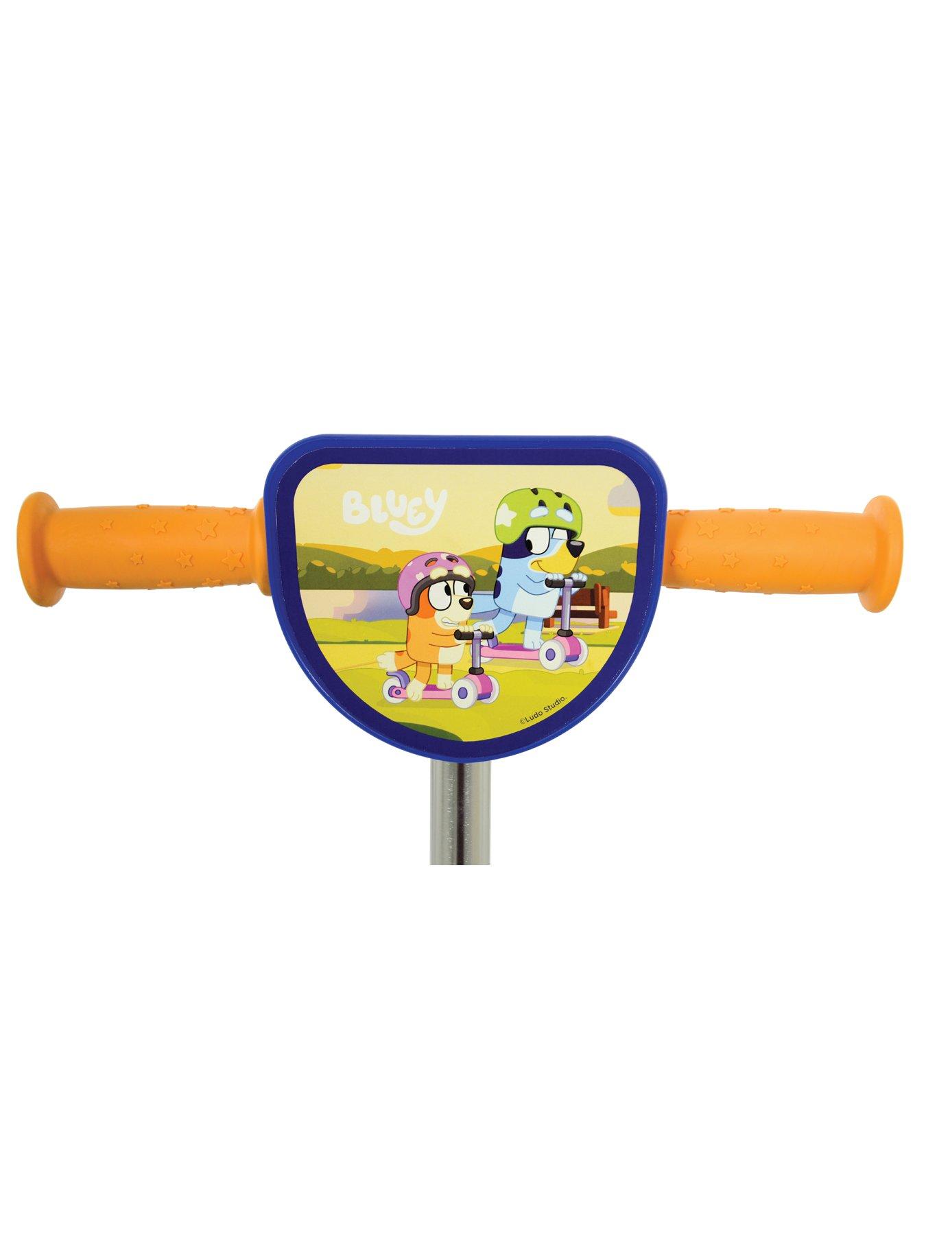 Image 5 of 7 of Bluey Mini Go! Tilt Scooter with Lights